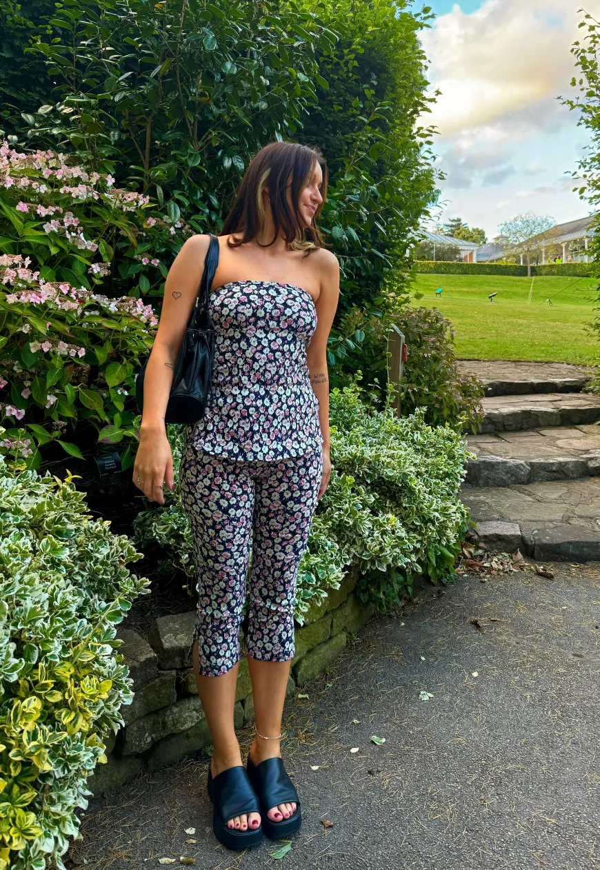 BLOSSOM CAPRI PANTS