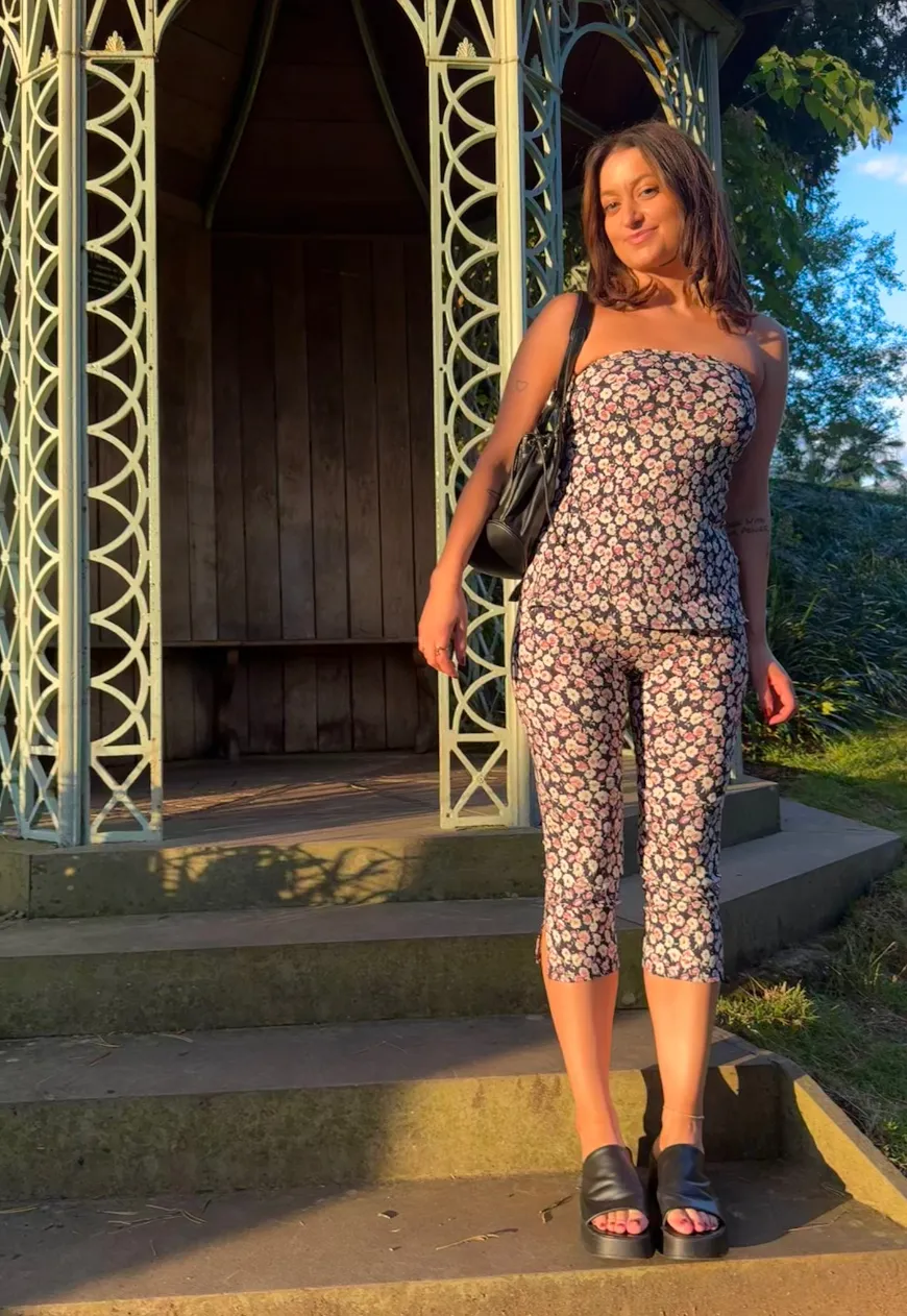 BLOSSOM CAPRI PANTS
