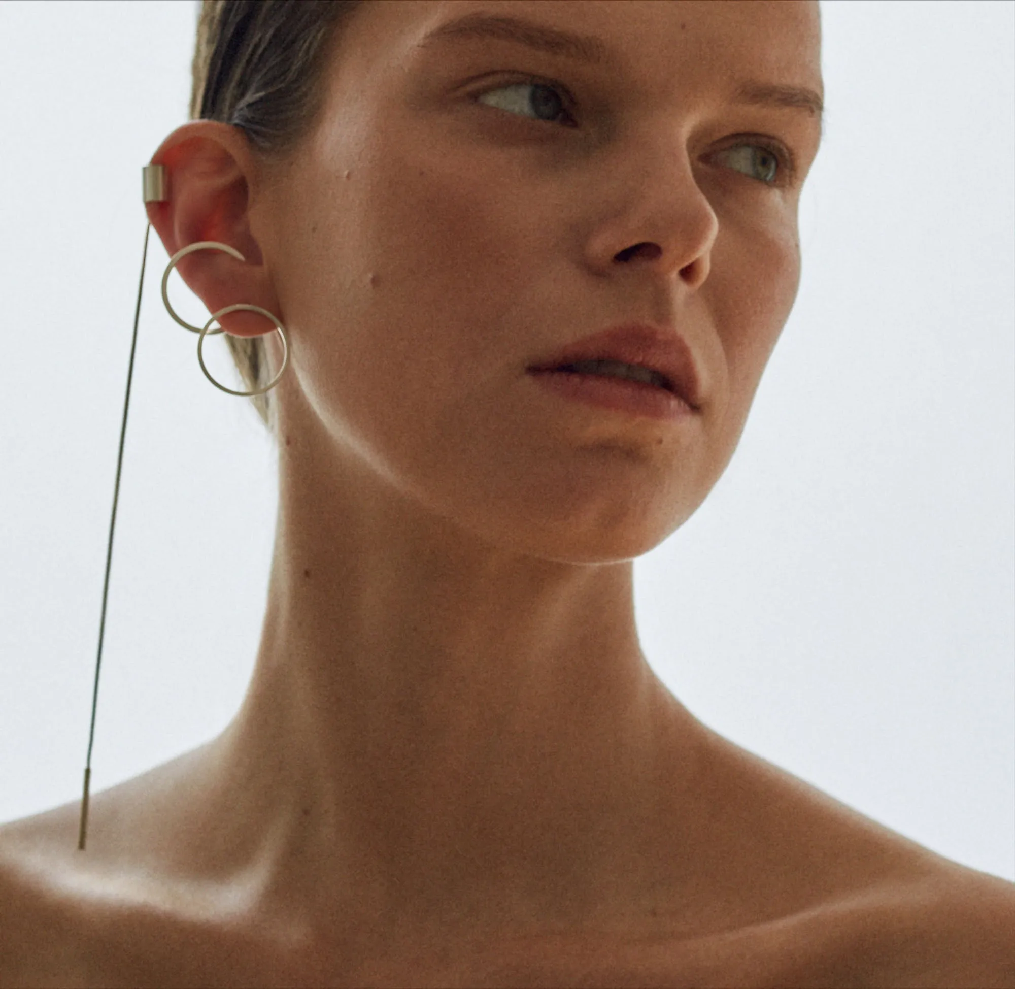 C line single cuff earring