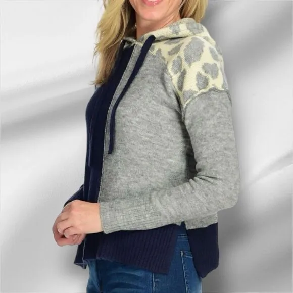 ELAN Women’s Solid &amp; Printed Sweater Knit Color Block Hoodie in the Size Large