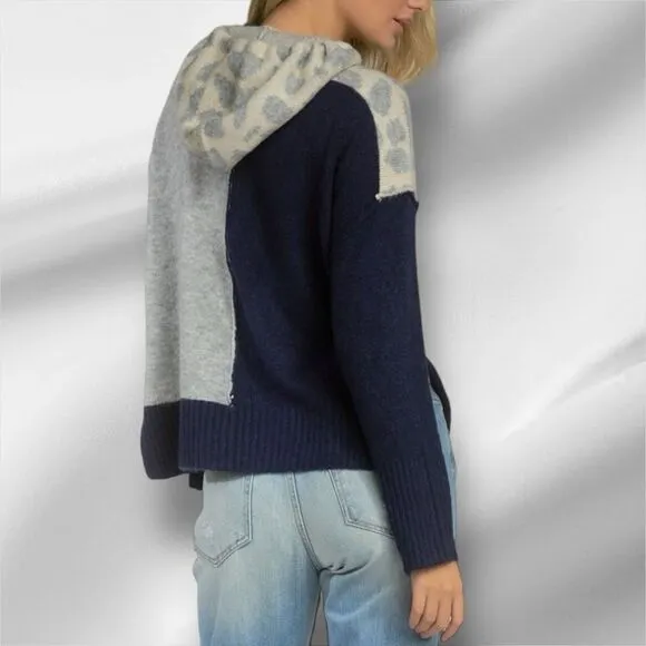 ELAN Women’s Solid &amp; Printed Sweater Knit Color Block Hoodie in the Size Large