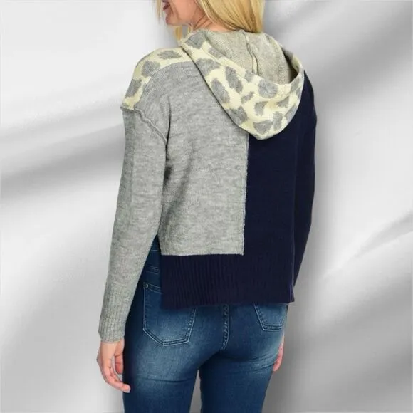 ELAN Women’s Solid &amp; Printed Sweater Knit Color Block Hoodie in the Size Large