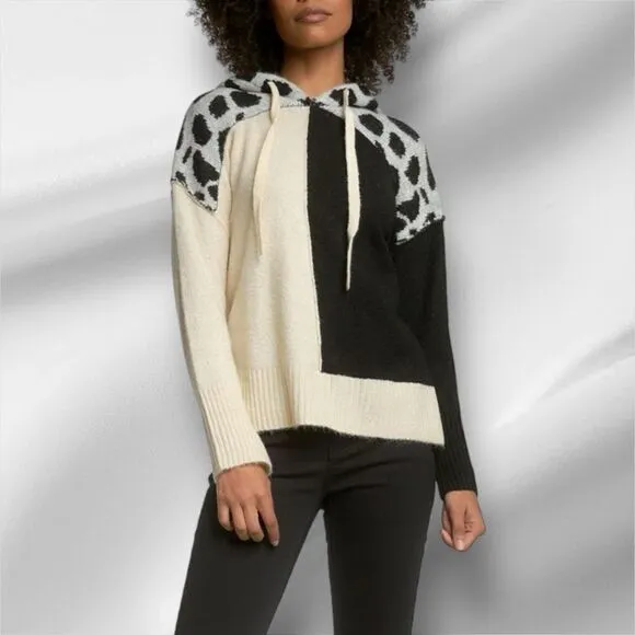 ELAN Women’s Solid &amp; Printed Sweater Knit Color Block Hoodie in the Size Large