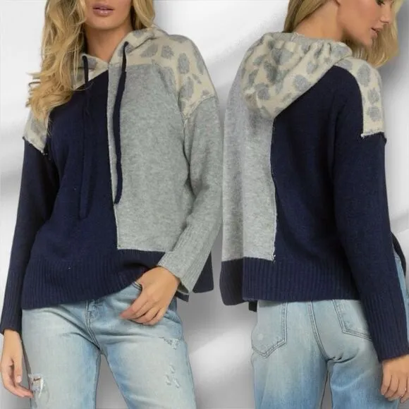 ELAN Women’s Solid &amp; Printed Sweater Knit Color Block Hoodie in the Size Large