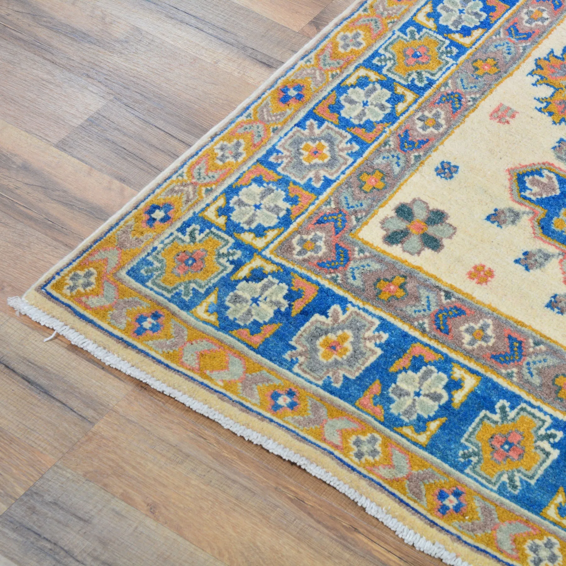 Hand-Knotted Handmade Colorful Geometric Design Wool Rug (Size 3.1 X 4.10) Cwral-10620