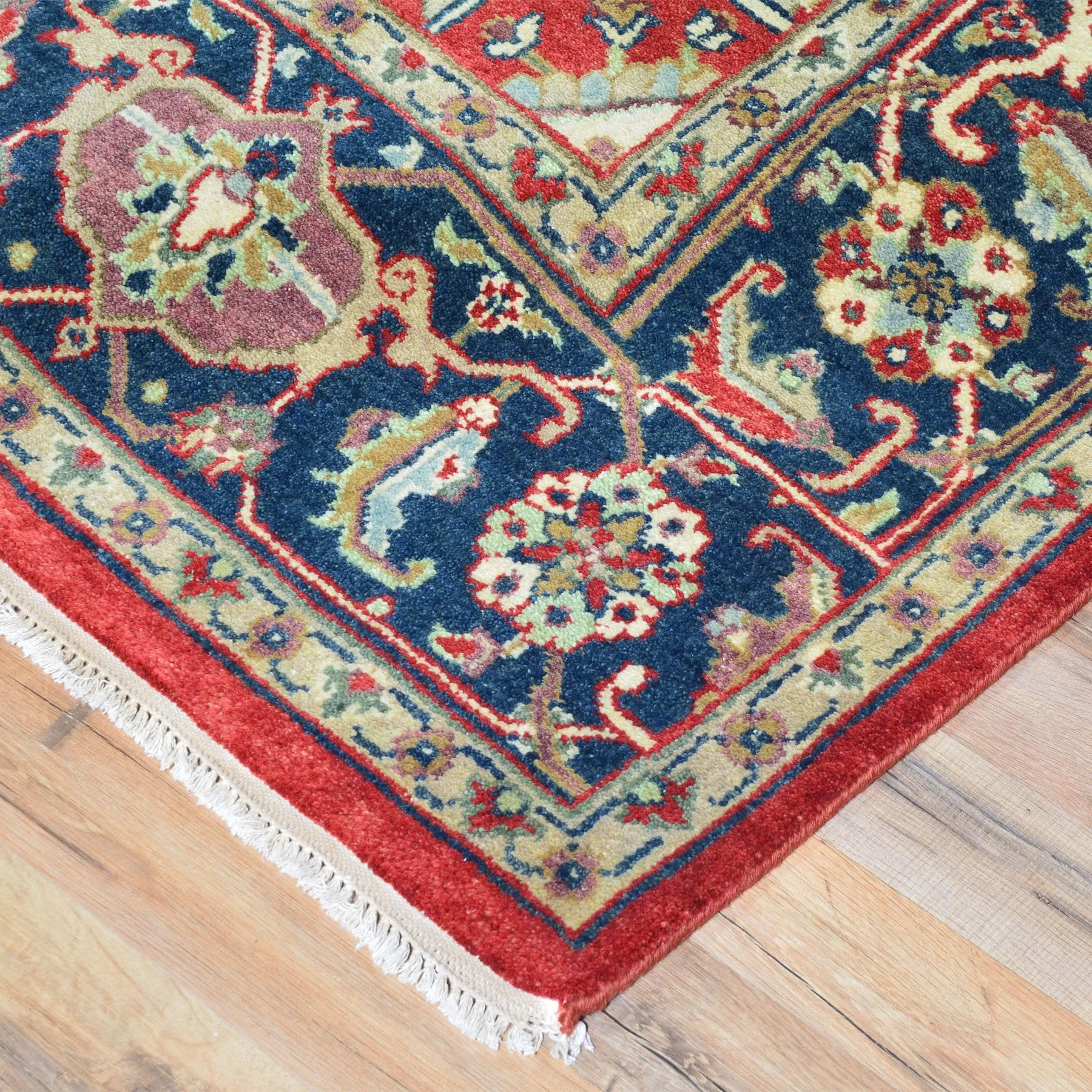Hand-Knotted Heriz Serapi Design Wool Handmade Rug (Size 7.11 X 9.10) Brral-1101