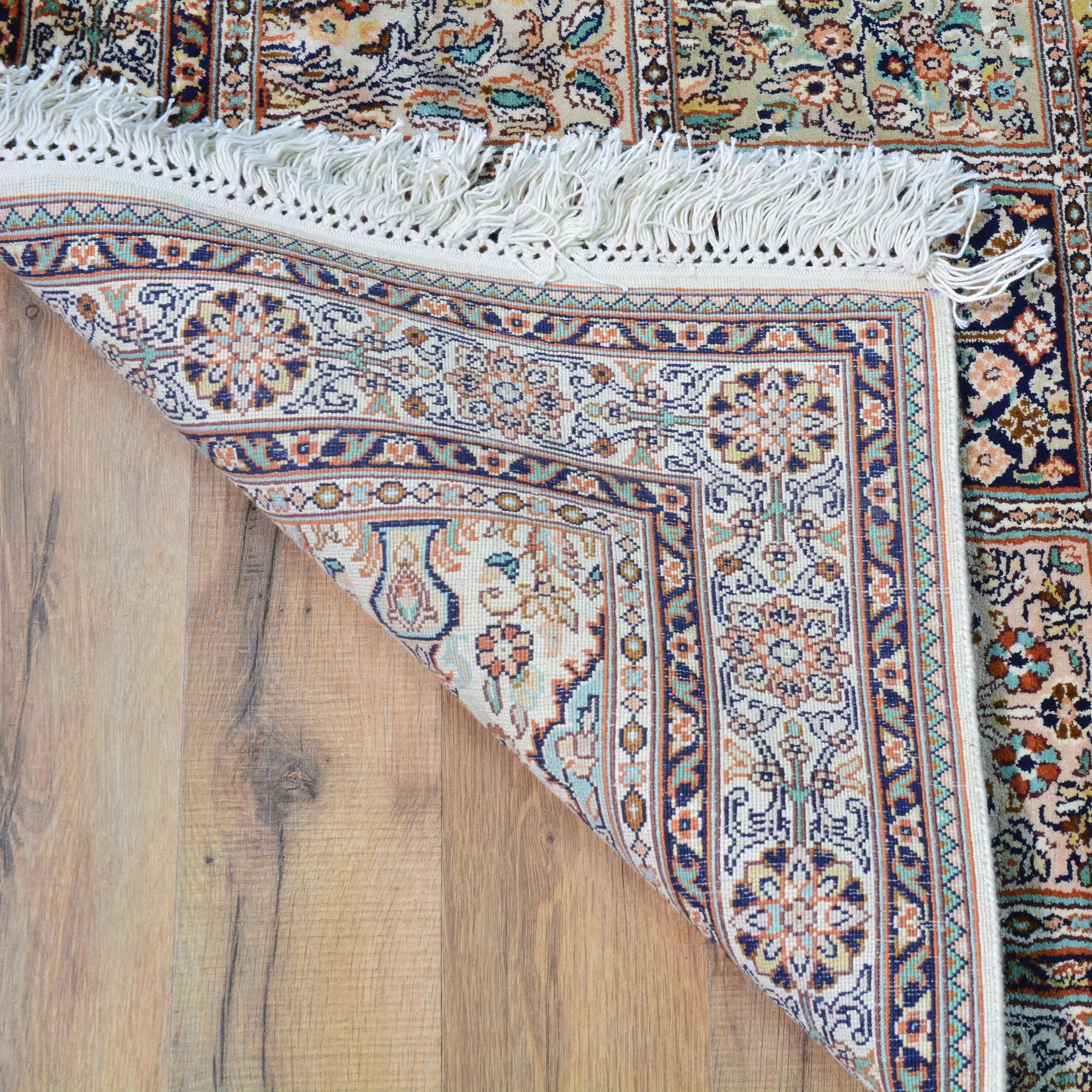 Hand-Knotted Kashmiri Silk Handmade Traditional Design Rug (Size 2.6 X 9.10) Cwral-9162