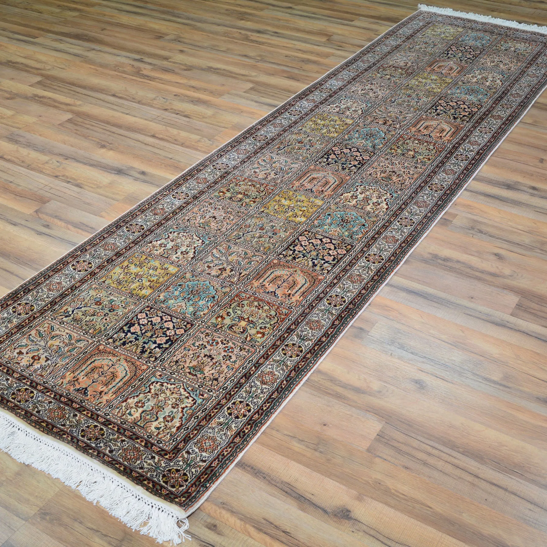 Hand-Knotted Kashmiri Silk Handmade Traditional Design Rug (Size 2.6 X 9.10) Cwral-9162