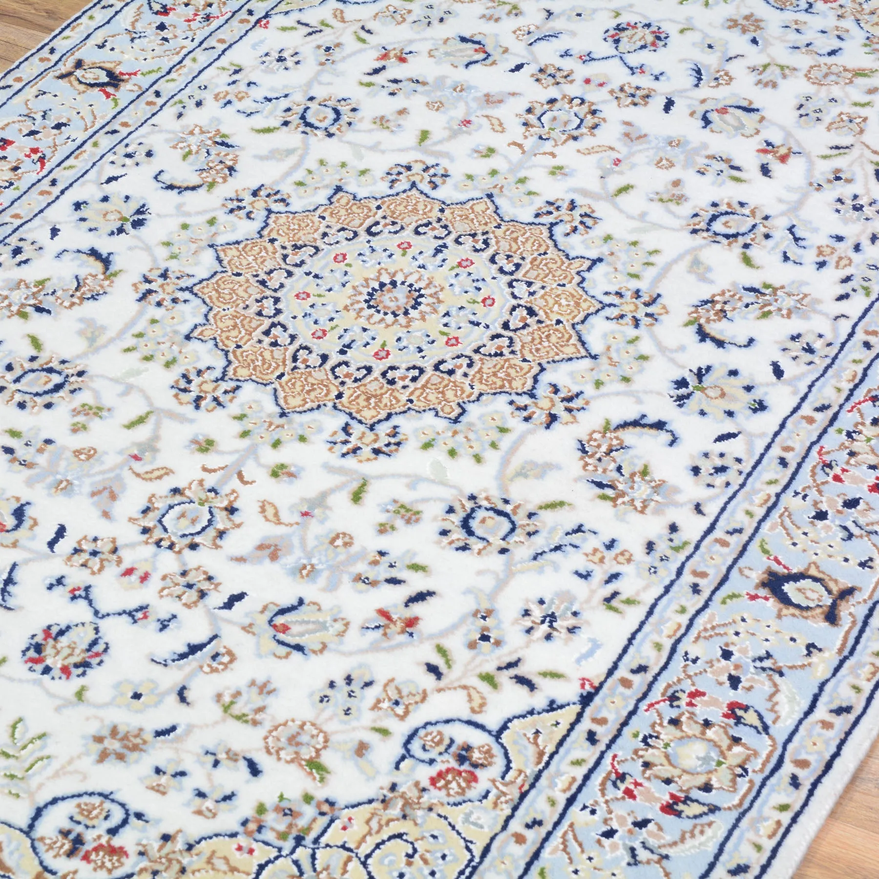 Hand-Knotted Oriental Handmade Tribal Nain Design Rug (Size 3.1 X 5.2) Cwral-10842