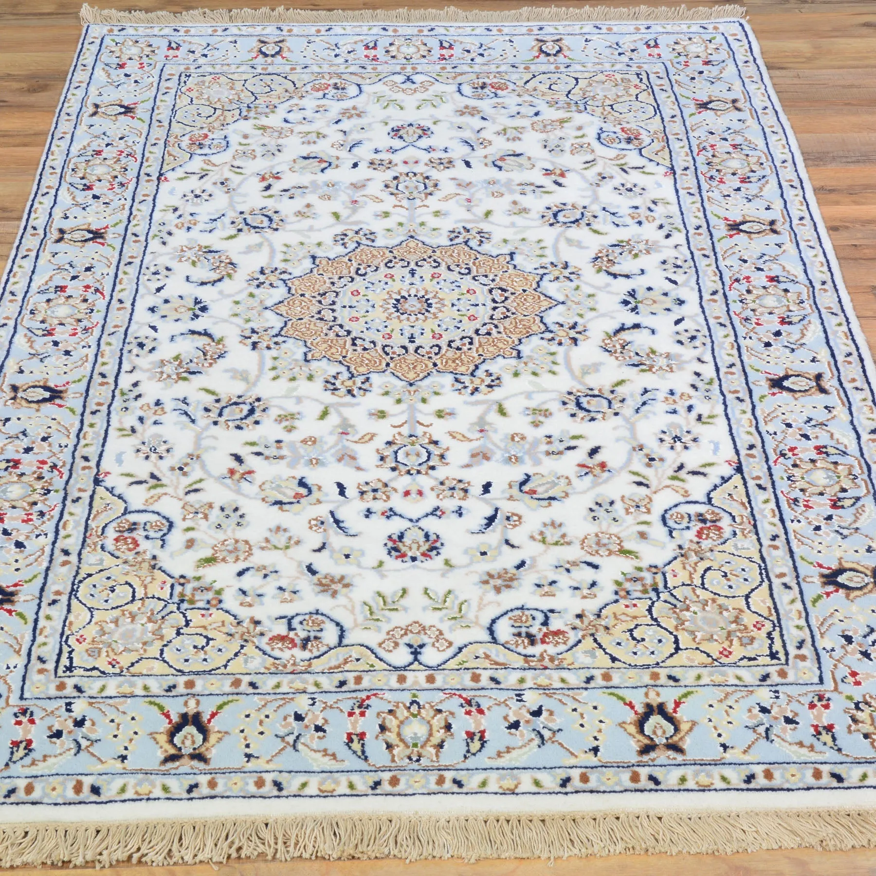 Hand-Knotted Oriental Handmade Tribal Nain Design Rug (Size 3.1 X 5.2) Cwral-10842