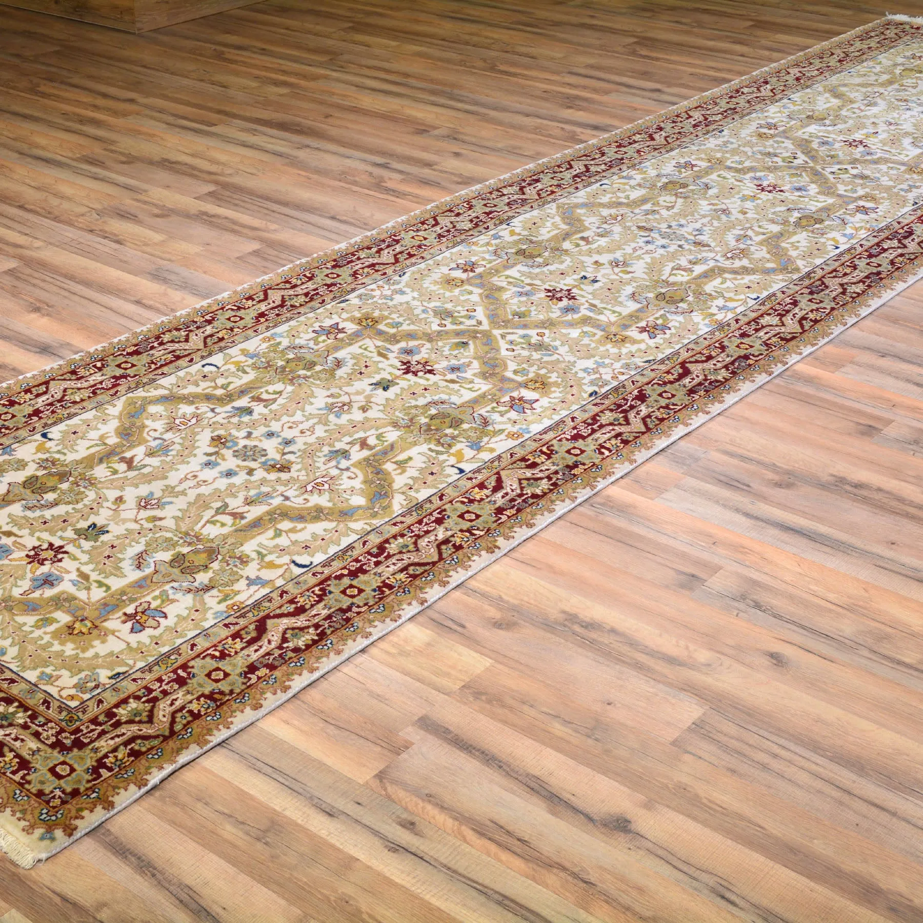 Hand-Knotted Oriental Tribal Design Handmade New Zealand Wool (Size 3.3 X 13.4) Brrsf-201