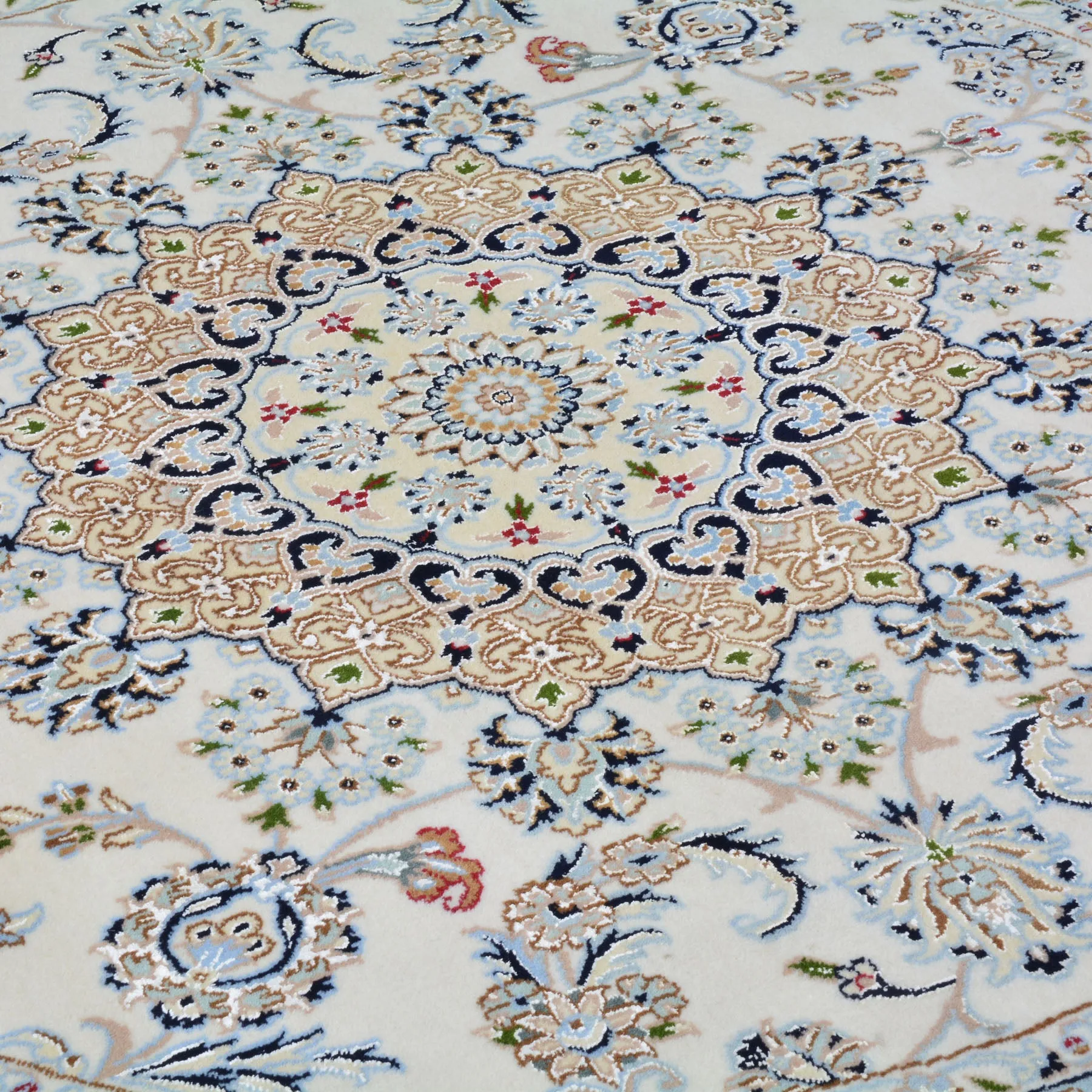 Hand-Knotted Oriental Wool & Silk Nain Design Handmade Round Rug (Size 6.0 X 6.0) Cwral-11148