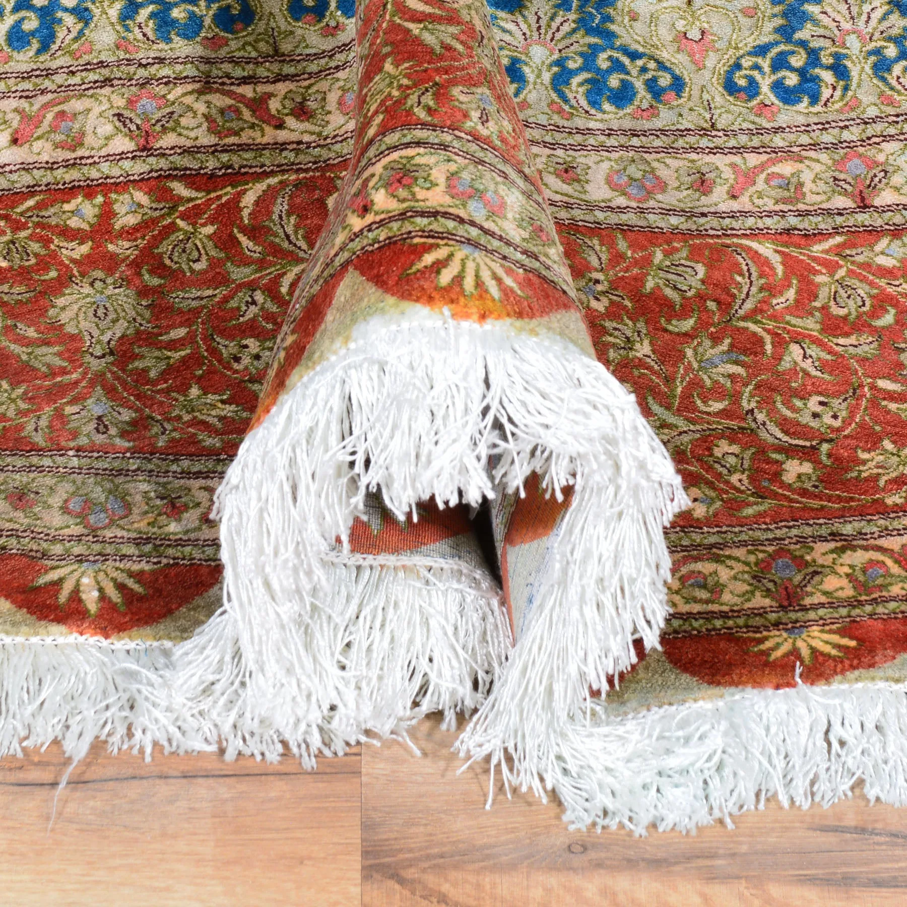 Hand Knotted Oval Persian Isfahan Silk Signature Handmade (Size 6.5 X 9.9) Cwral-7983