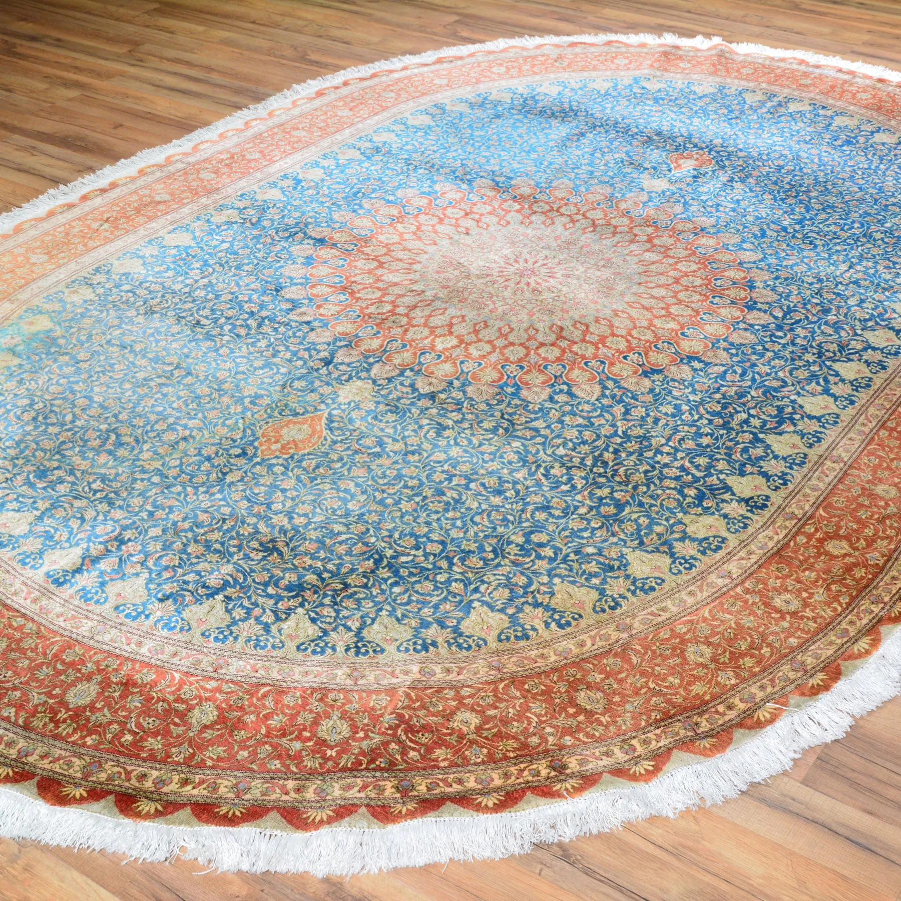 Hand Knotted Oval Persian Isfahan Silk Signature Handmade (Size 6.5 X 9.9) Cwral-7983