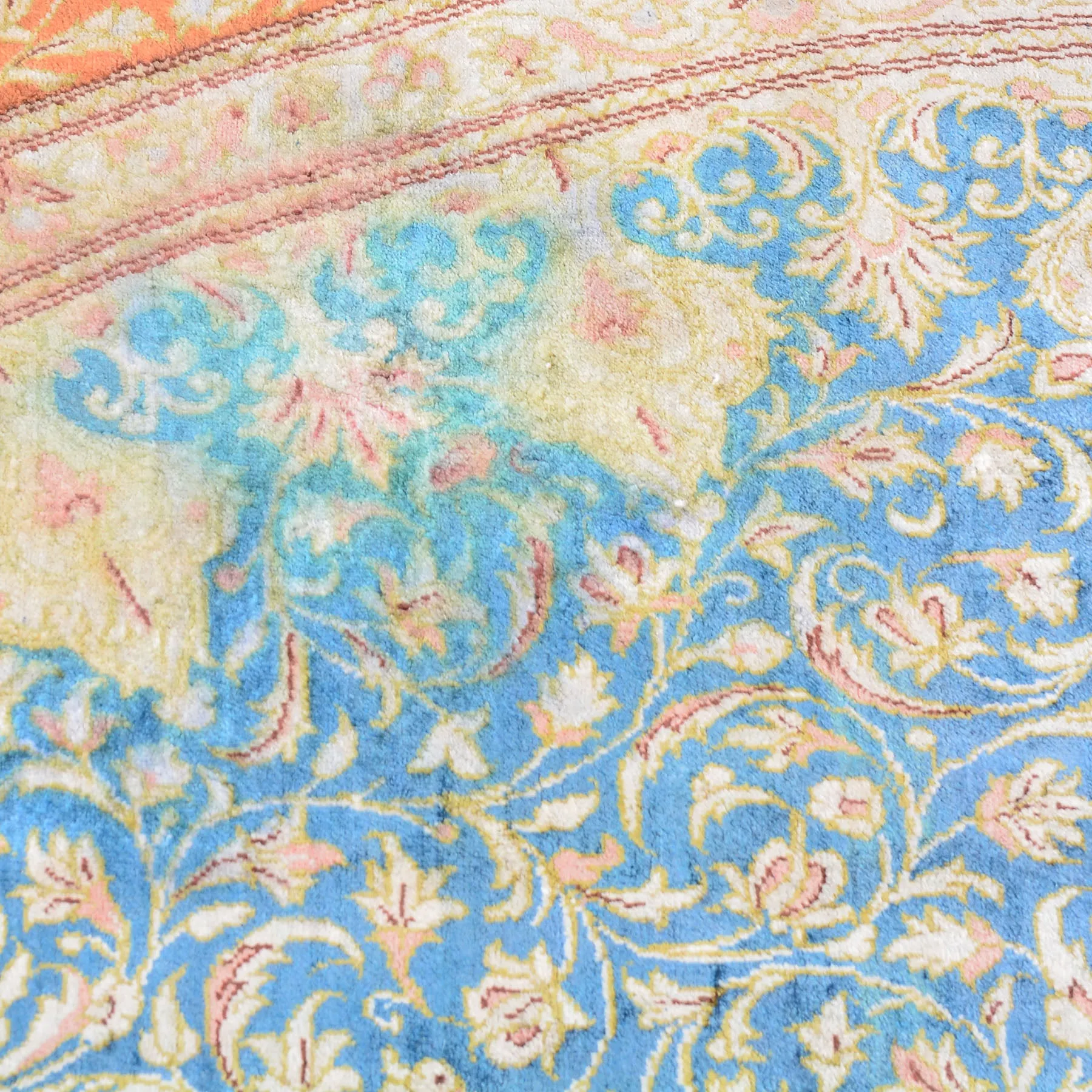 Hand Knotted Oval Persian Isfahan Silk Signature Handmade (Size 6.5 X 9.9) Cwral-7983