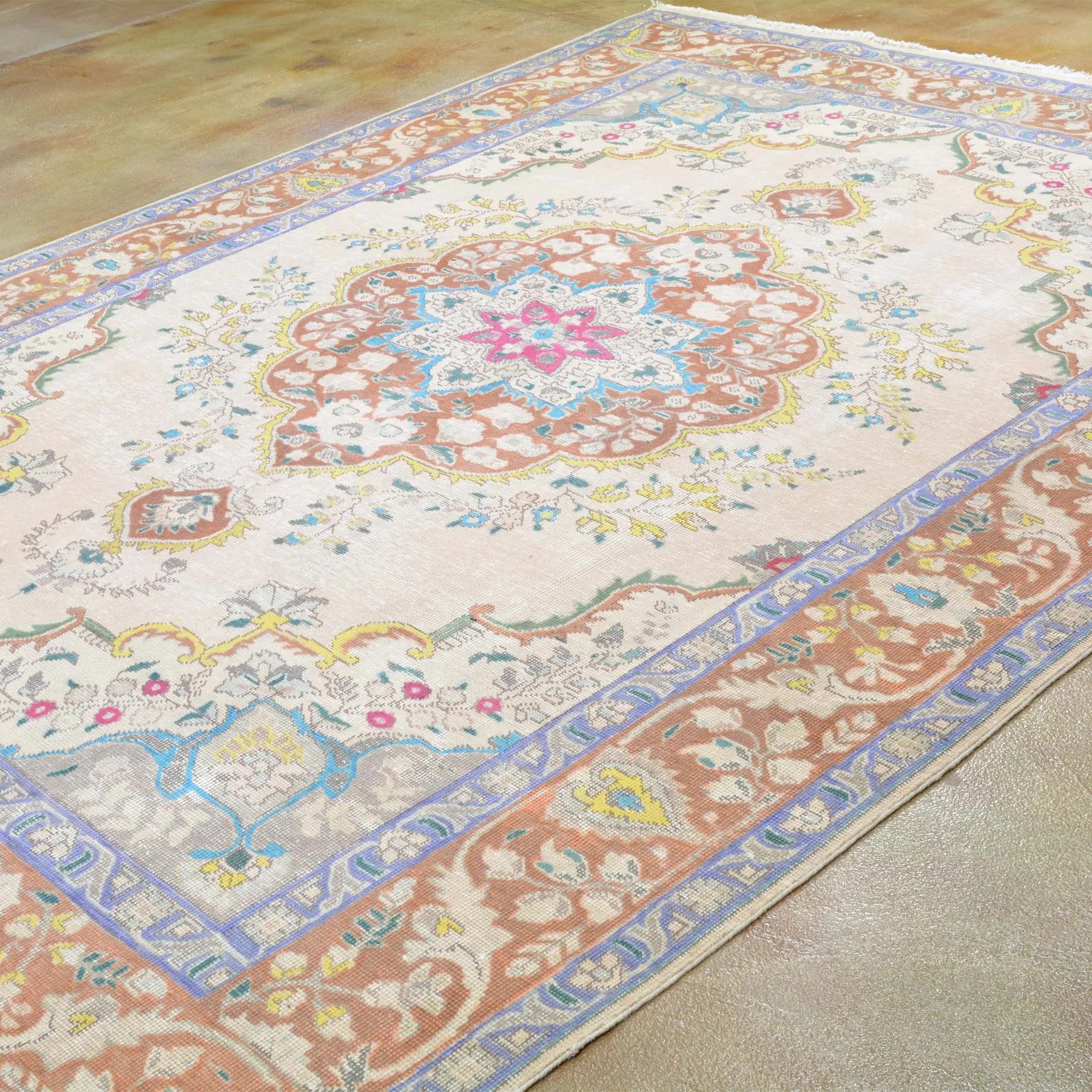 Hand-Knotted Persian Low Pile Wool Handmade Rug (Size 6.8 X 9.8) Brrsf-1269
