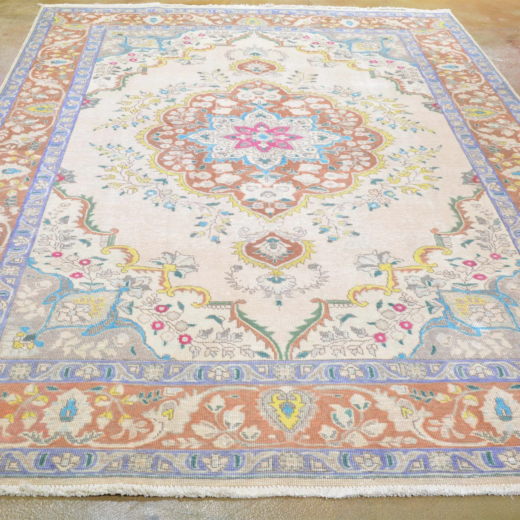 Hand-Knotted Persian Low Pile Wool Handmade Rug (Size 6.8 X 9.8) Brrsf-1269