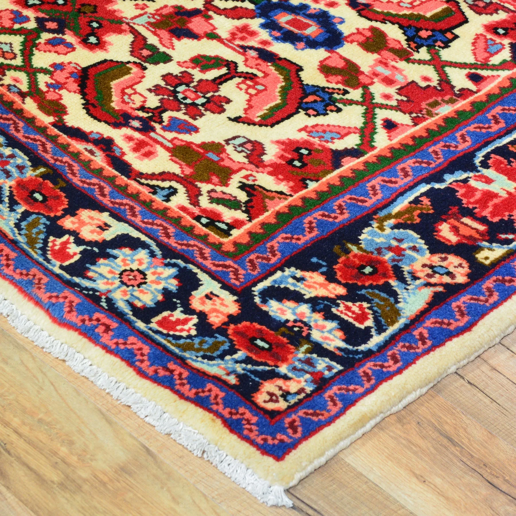 Hand-Knotted Persian Tribal Design Handmade Wool Rug (Size 3.4 X 4.4) Cwral-7749