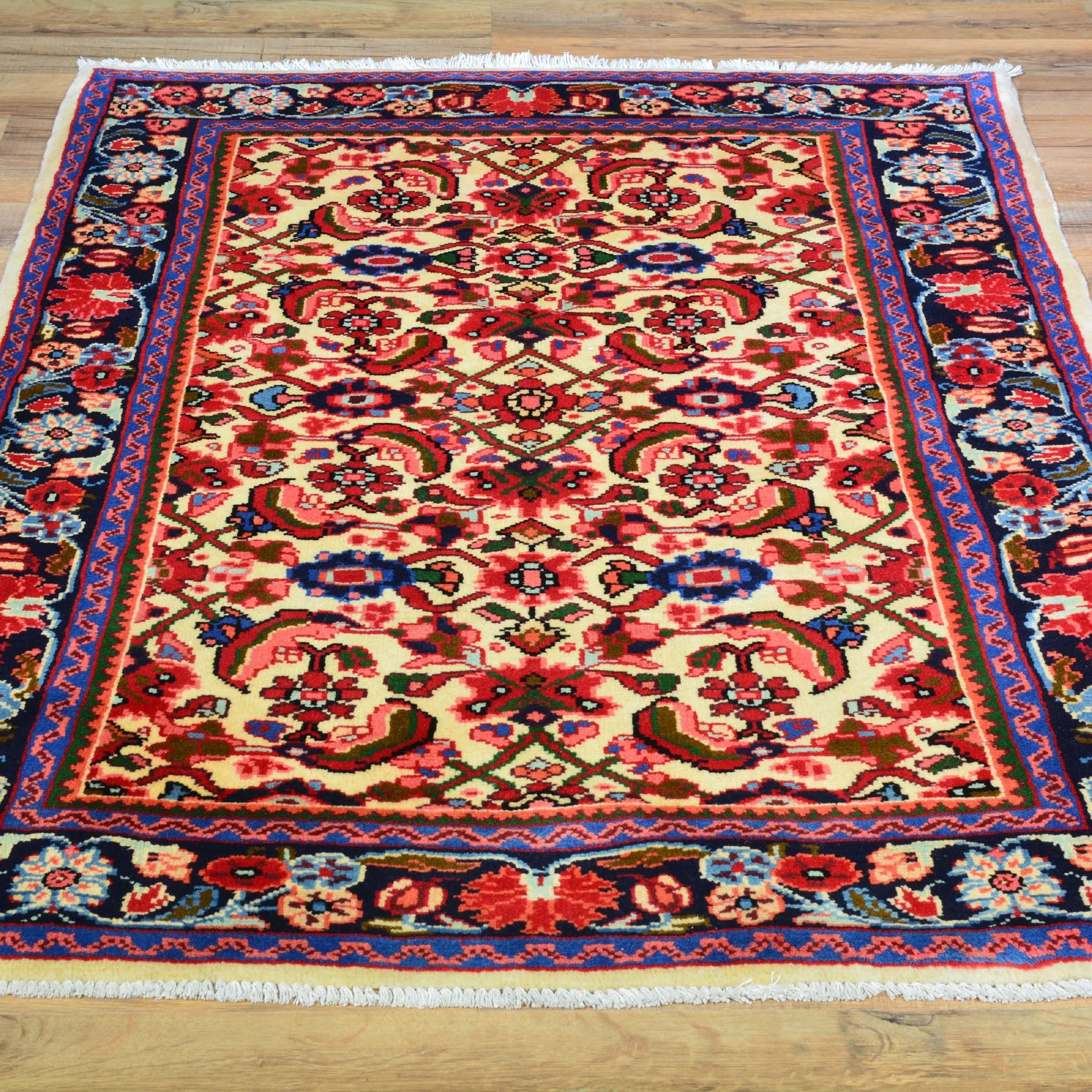 Hand-Knotted Persian Tribal Design Handmade Wool Rug (Size 3.4 X 4.4) Cwral-7749
