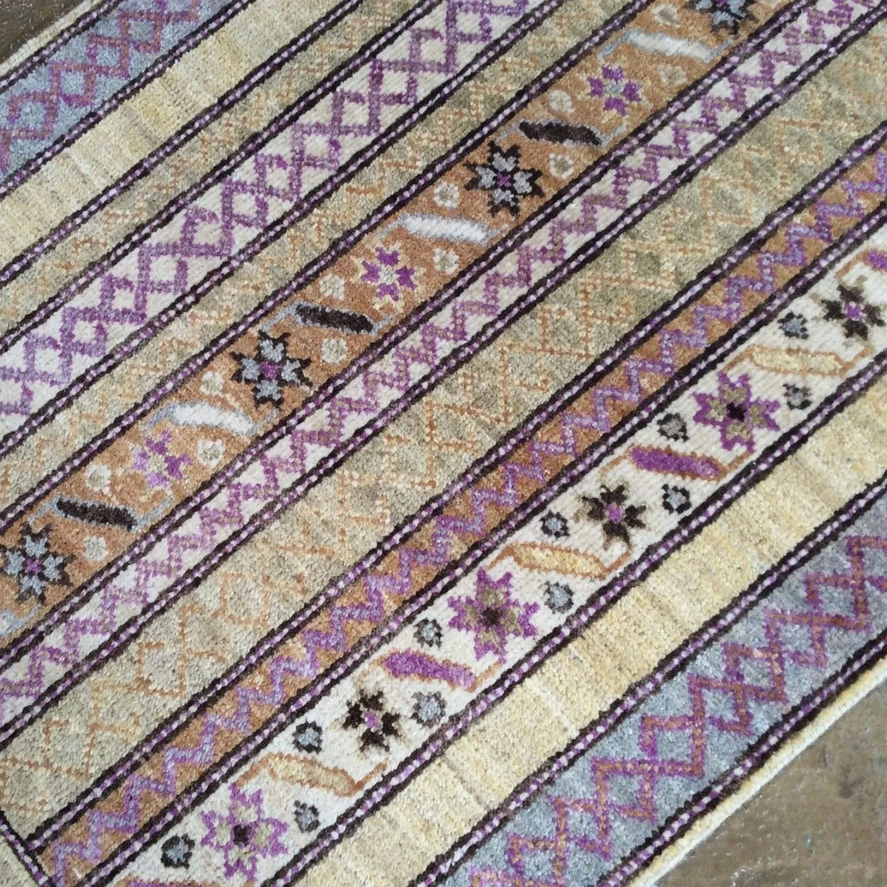 Hand-Knotted Peshawar Traditional Design Handmade Wool Rug (Size 2.0 X 3.0) Brrsf-1023