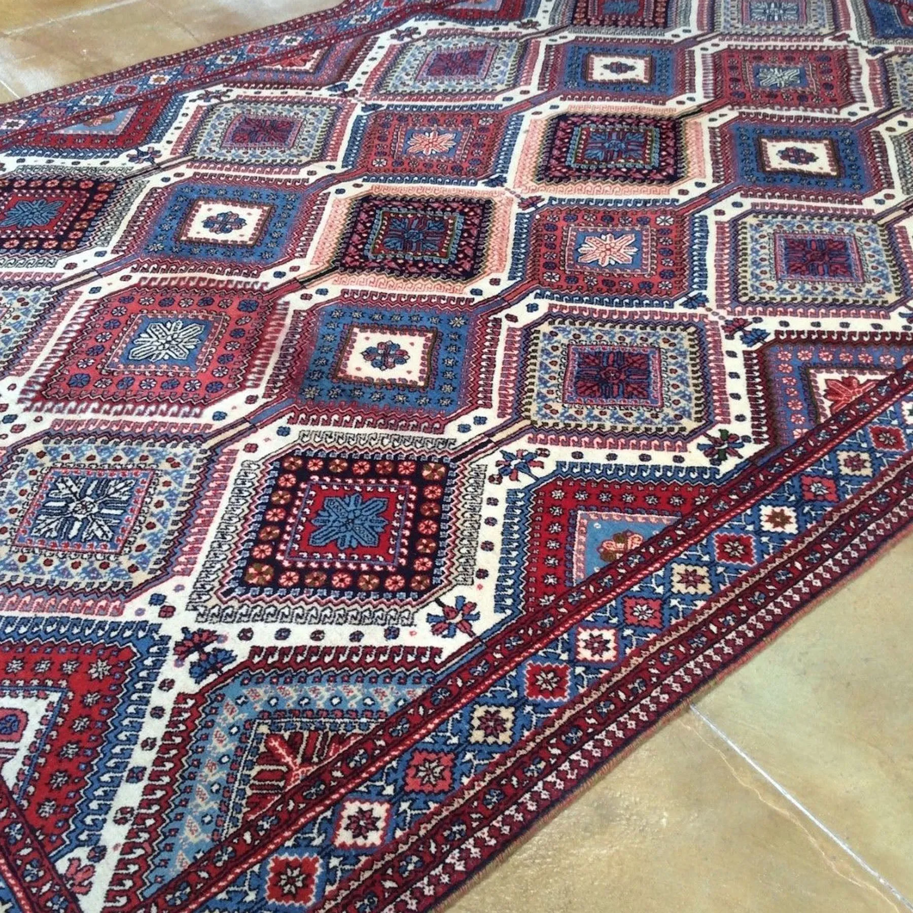 Hand-Knotted Pre Owned Tribal Wool Rug (Size 6.6 X 10.5) Brrsf-357