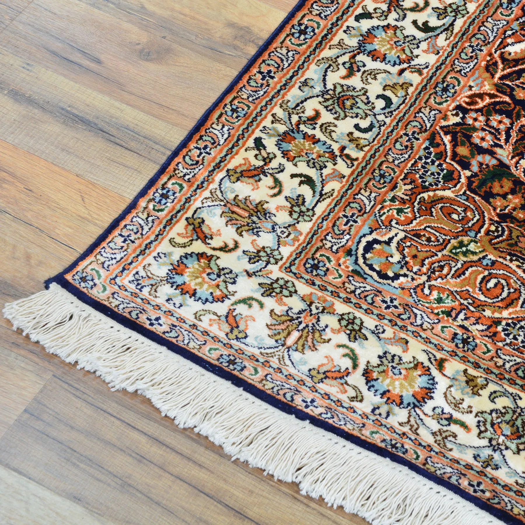Hand-Knotted Traditional Design Kashmiri Silk Handmade Rug (Size 3.1 X 4.9) Cwral-9177