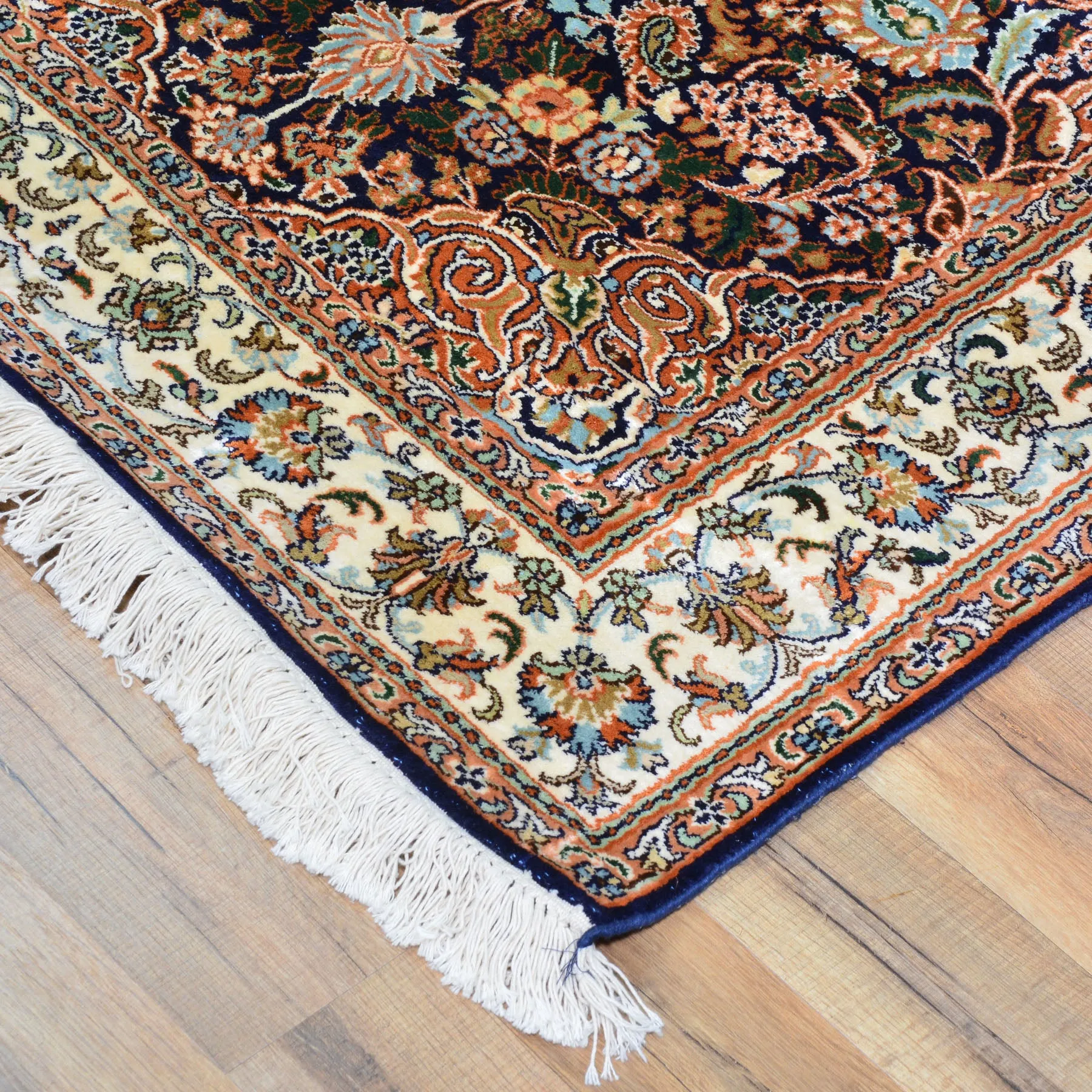 Hand-Knotted Traditional Design Kashmiri Silk Handmade Rug (Size 3.1 X 4.9) Cwral-9177
