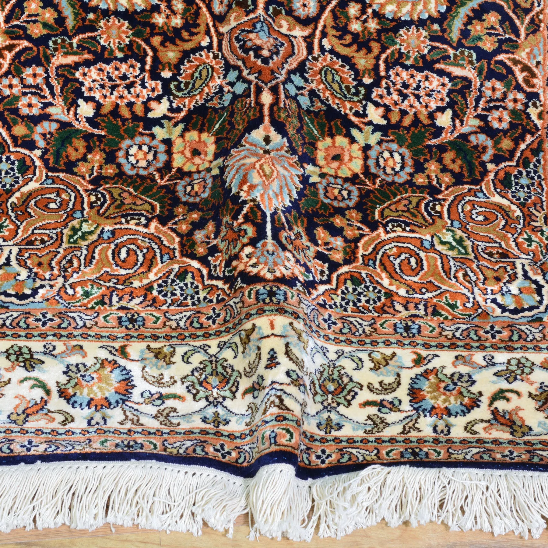 Hand-Knotted Traditional Design Kashmiri Silk Handmade Rug (Size 3.1 X 4.9) Cwral-9177