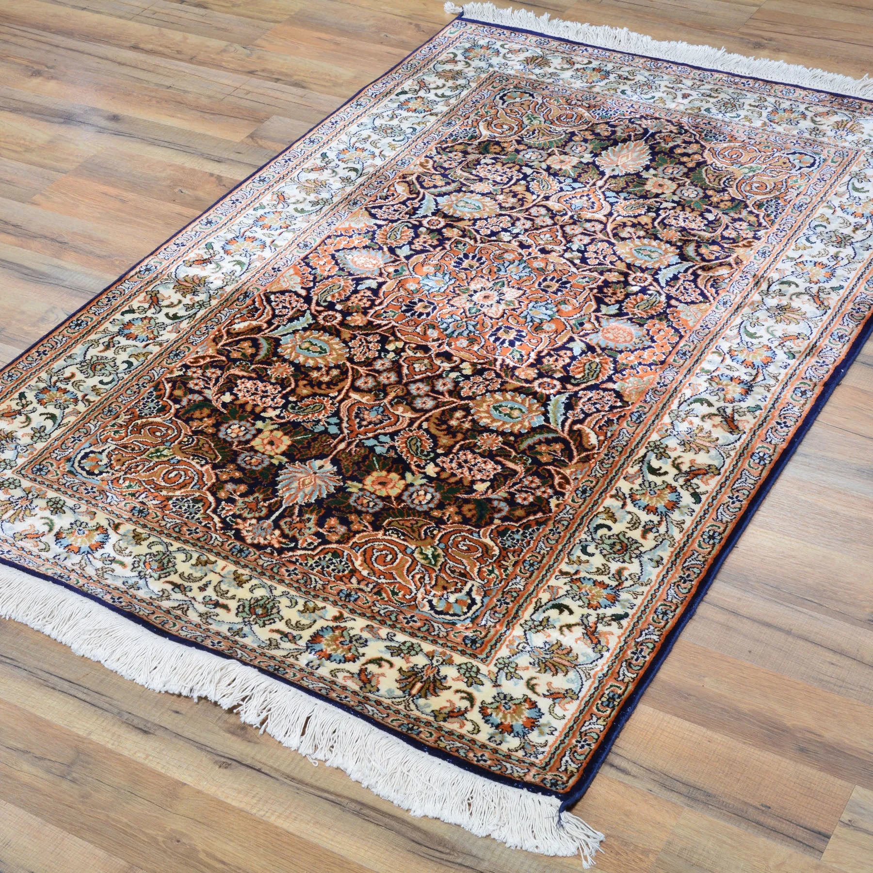 Hand-Knotted Traditional Design Kashmiri Silk Handmade Rug (Size 3.1 X 4.9) Cwral-9177