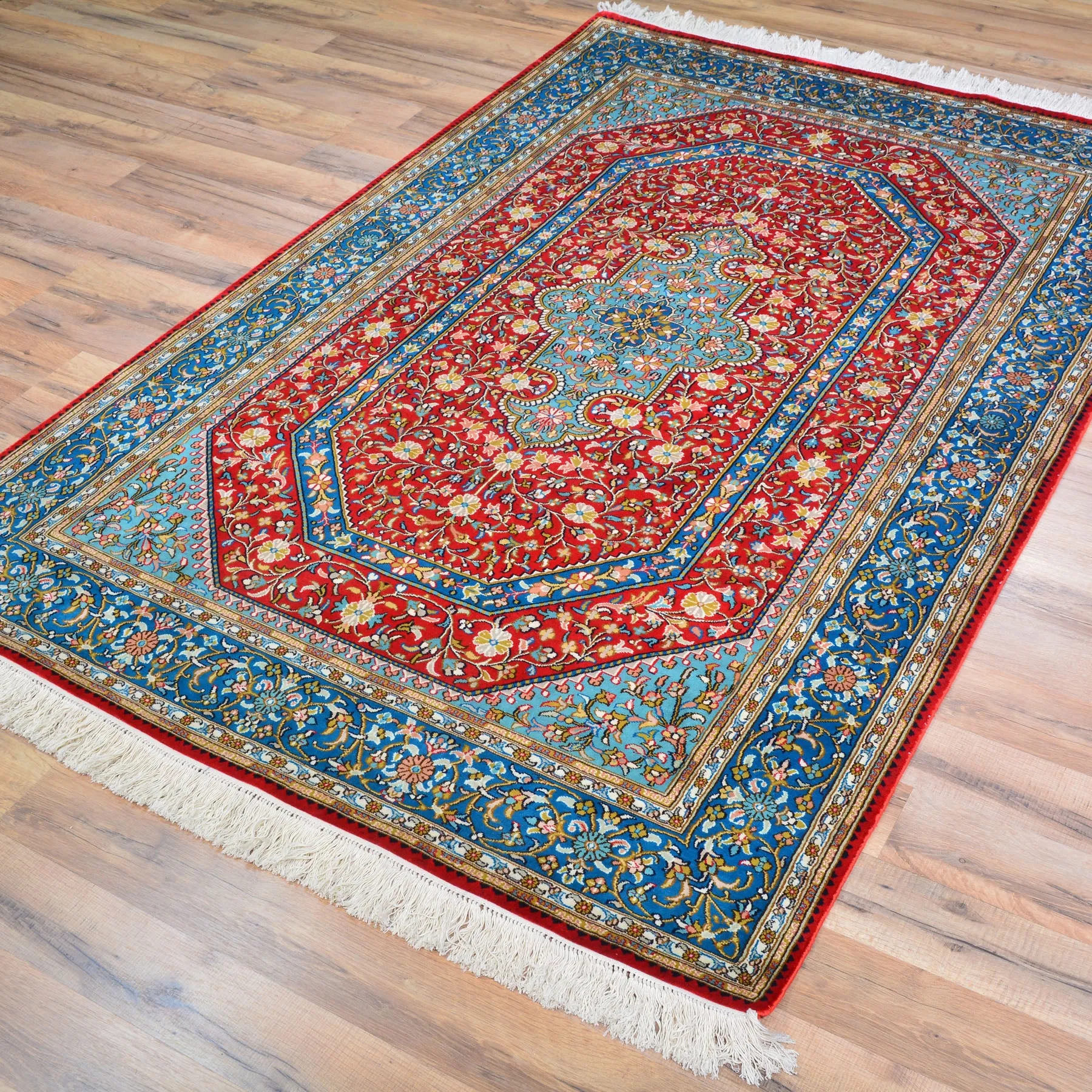 Hand-Knotted Traditional Design Kashmiri Silk/Silk Handmade Rug (Size 4.1 X 6.1) Cwral-9975
