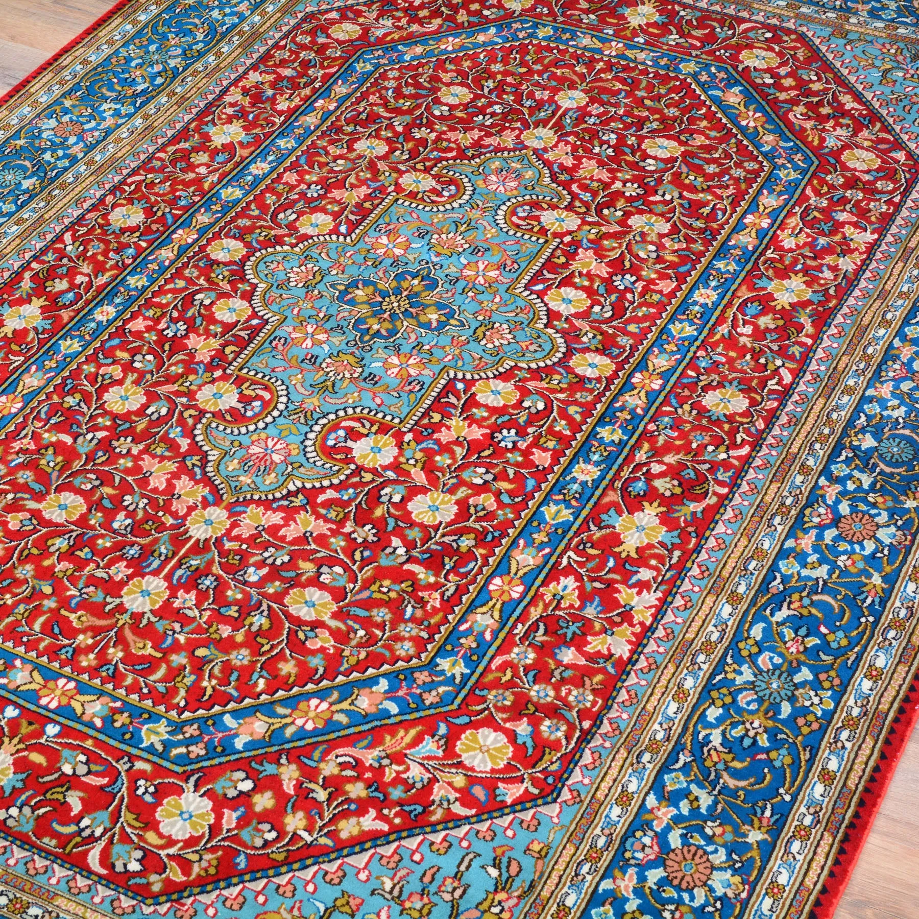 Hand-Knotted Traditional Design Kashmiri Silk/Silk Handmade Rug (Size 4.1 X 6.1) Cwral-9975