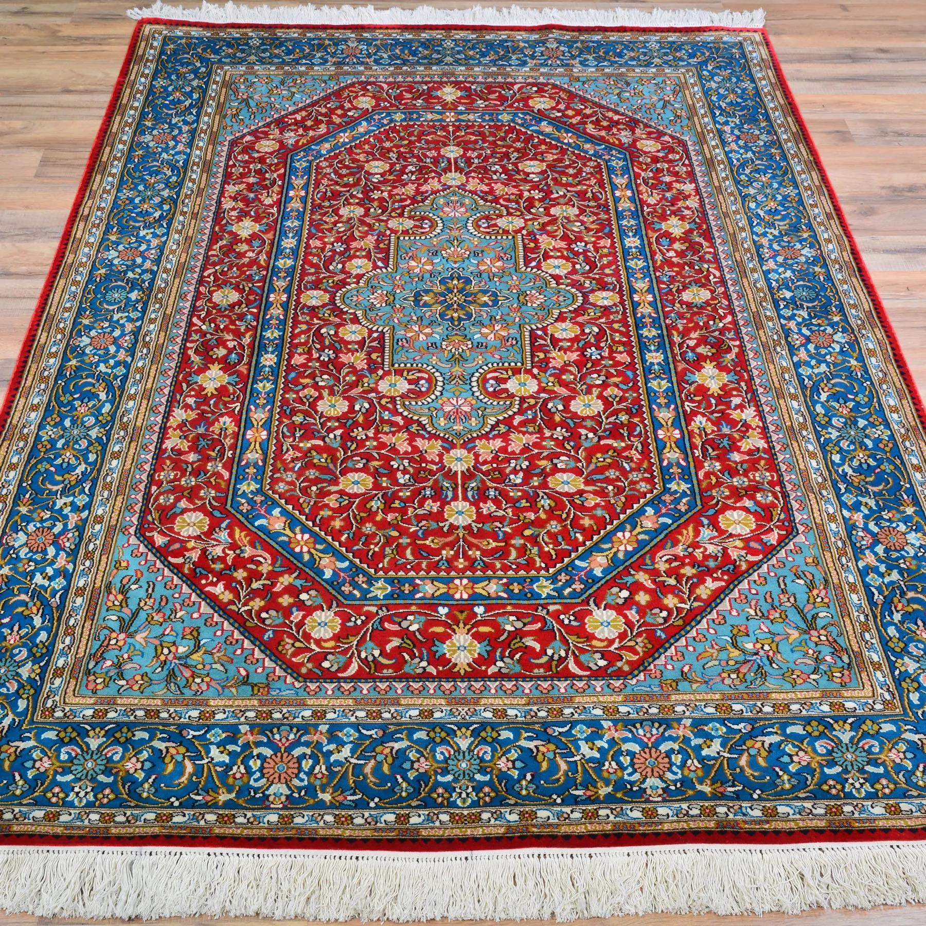 Hand-Knotted Traditional Design Kashmiri Silk/Silk Handmade Rug (Size 4.1 X 6.1) Cwral-9975