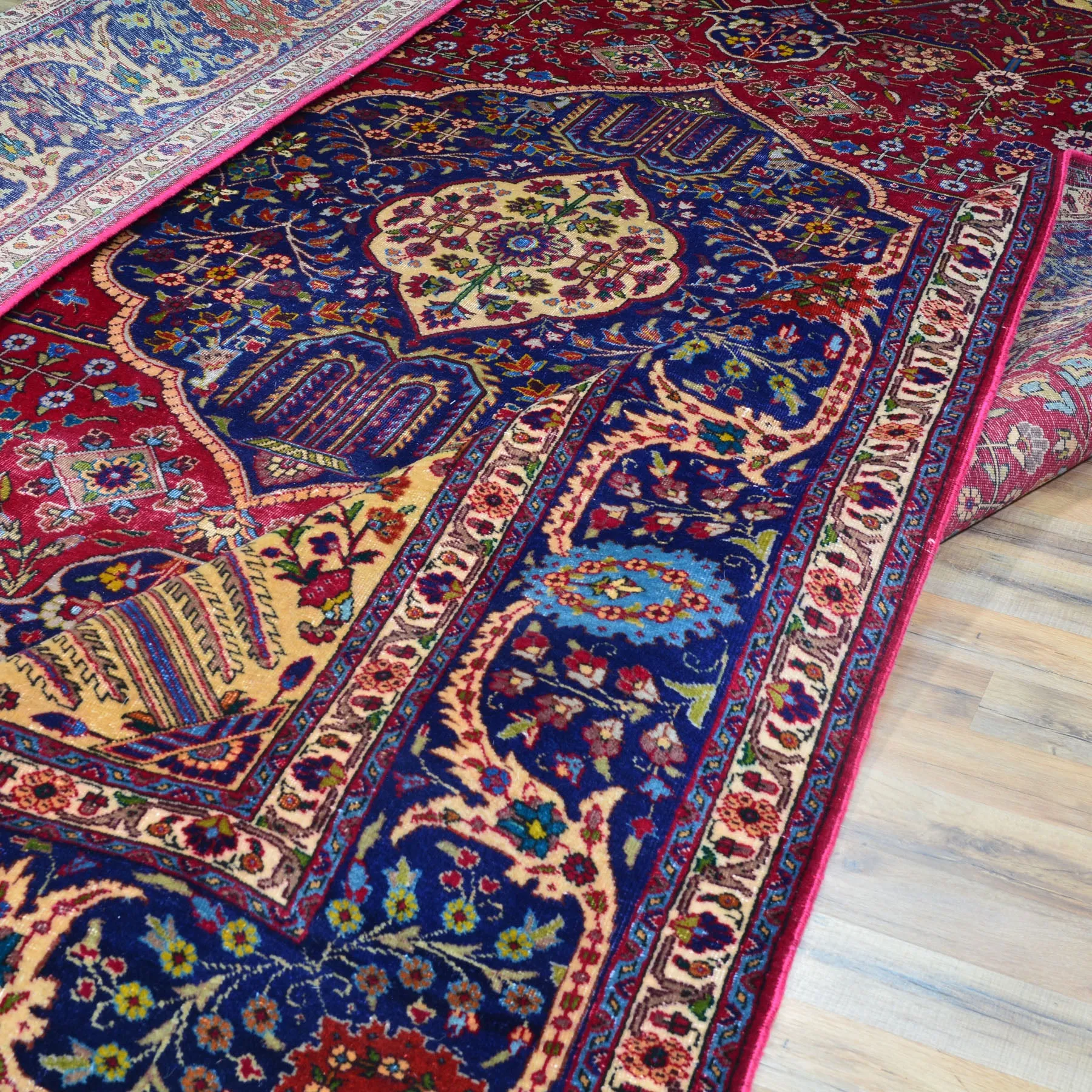 Hand-Knotted Tribal Vintage Persian Traditional Design Wool Rug (Size 9.4 X 12.6) Cwral-10524
