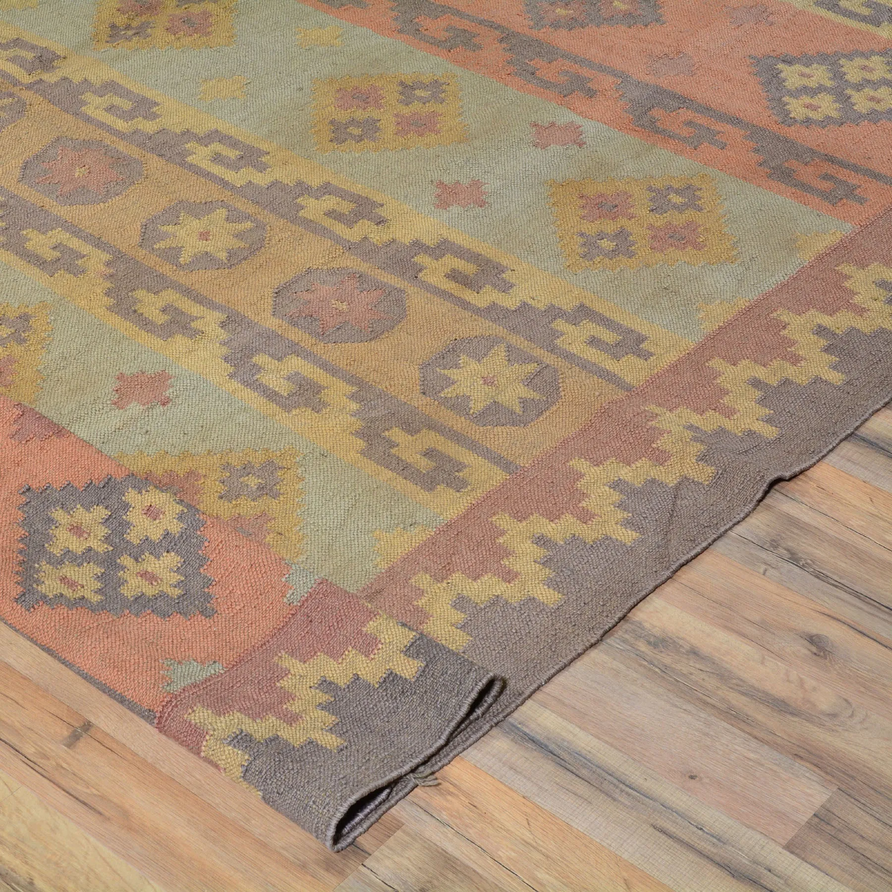 Hand-Woven Reversible Southwestern Style Handmade Wool Rug (Size 8.1 X 8 .6 ) Cwral-6921