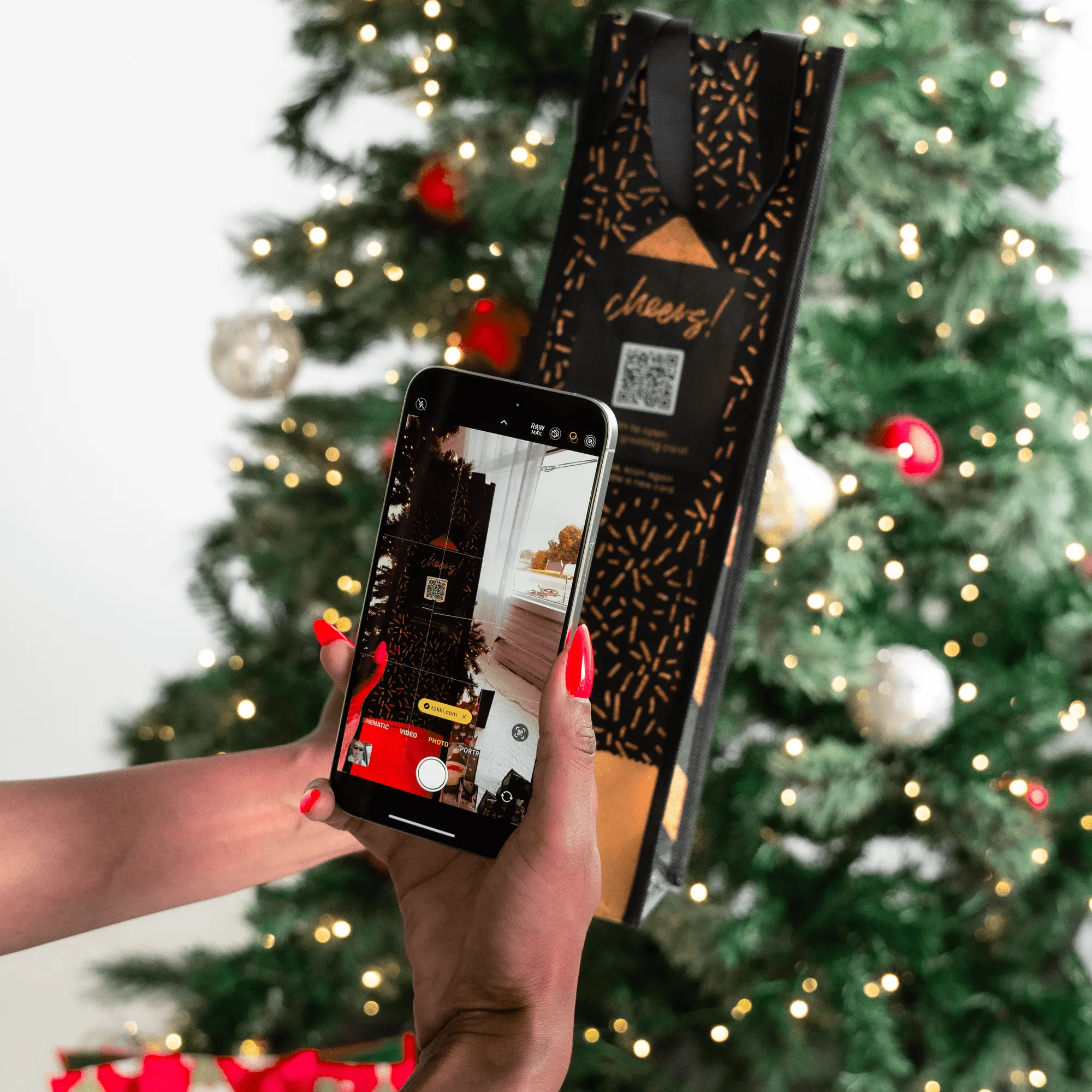 Holiday Penguin | Medium | Reusable Gift Bag   QR Greeting Card