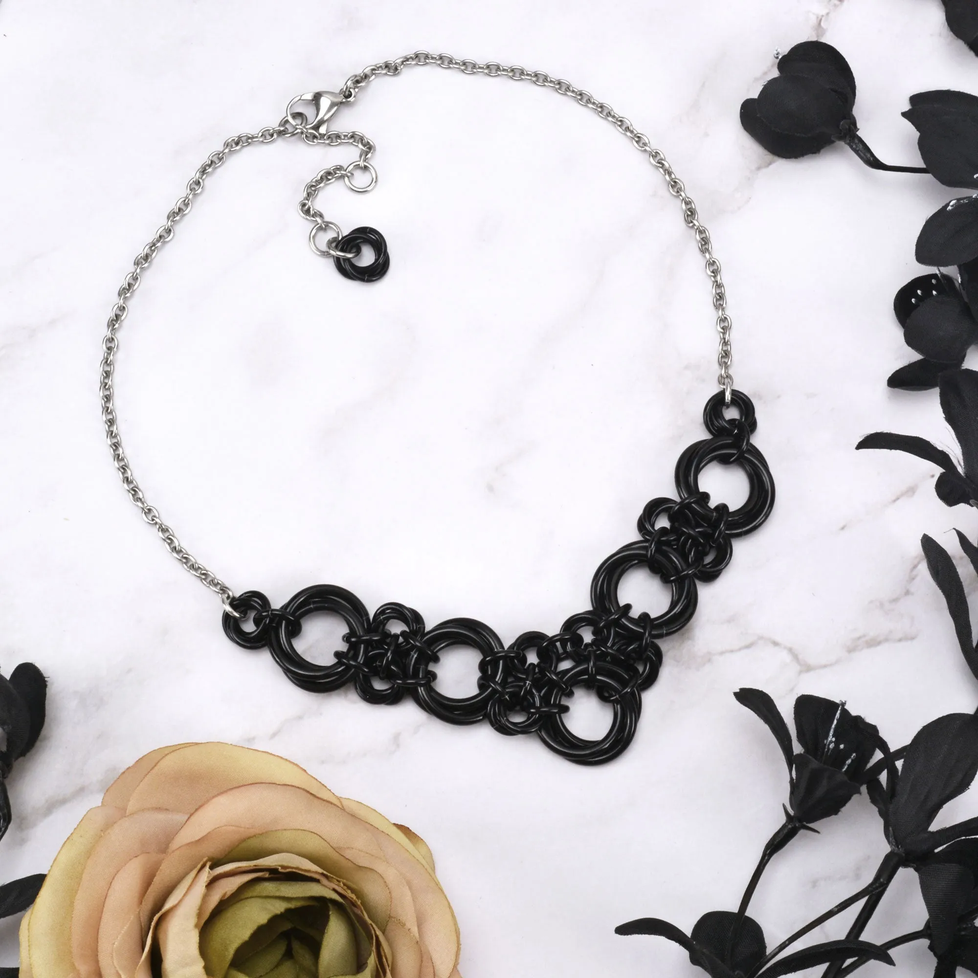 Knotted V Necklace - Black
