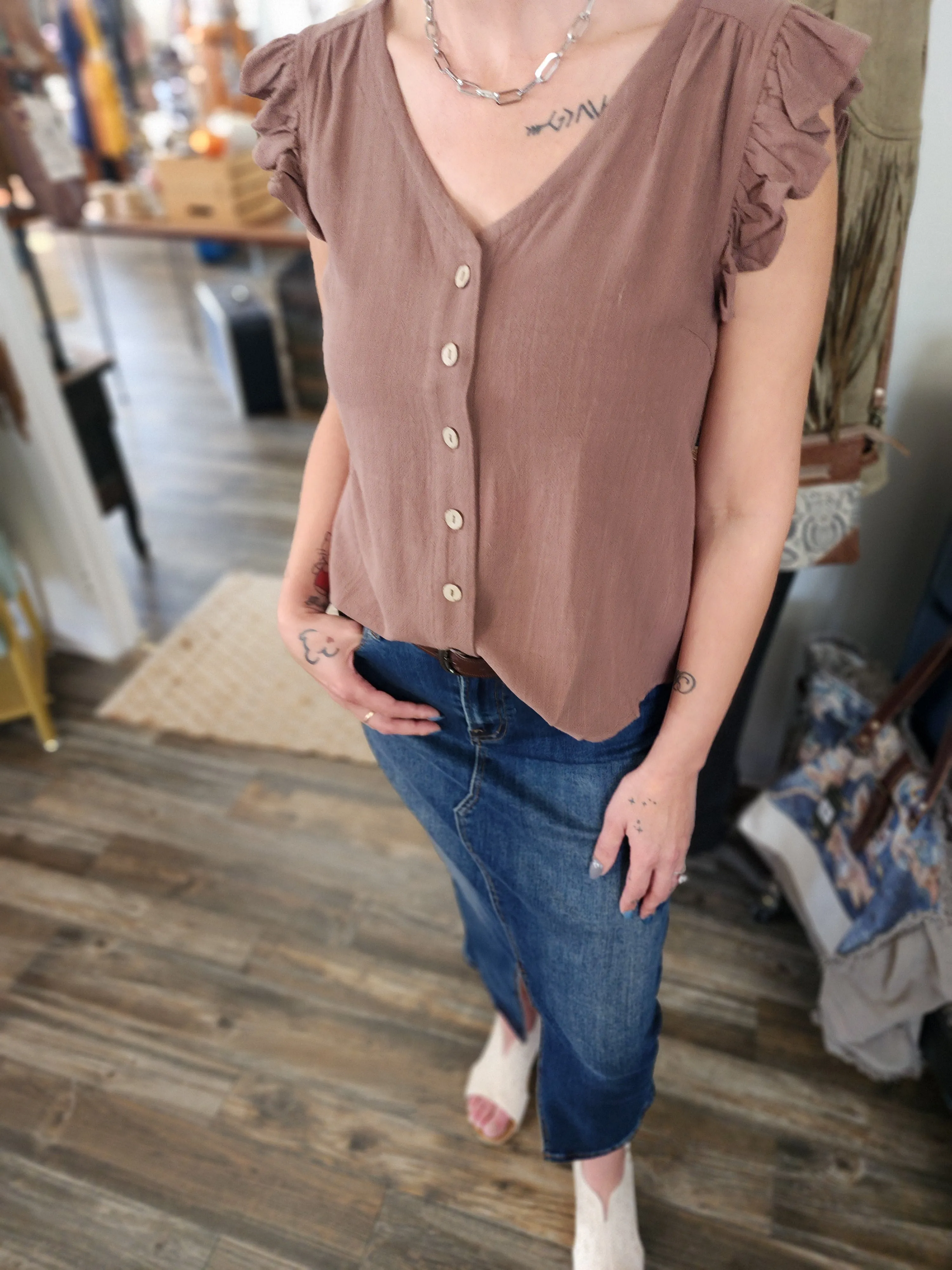 Linen button up v-neck sleeveless blouse in rosewood *