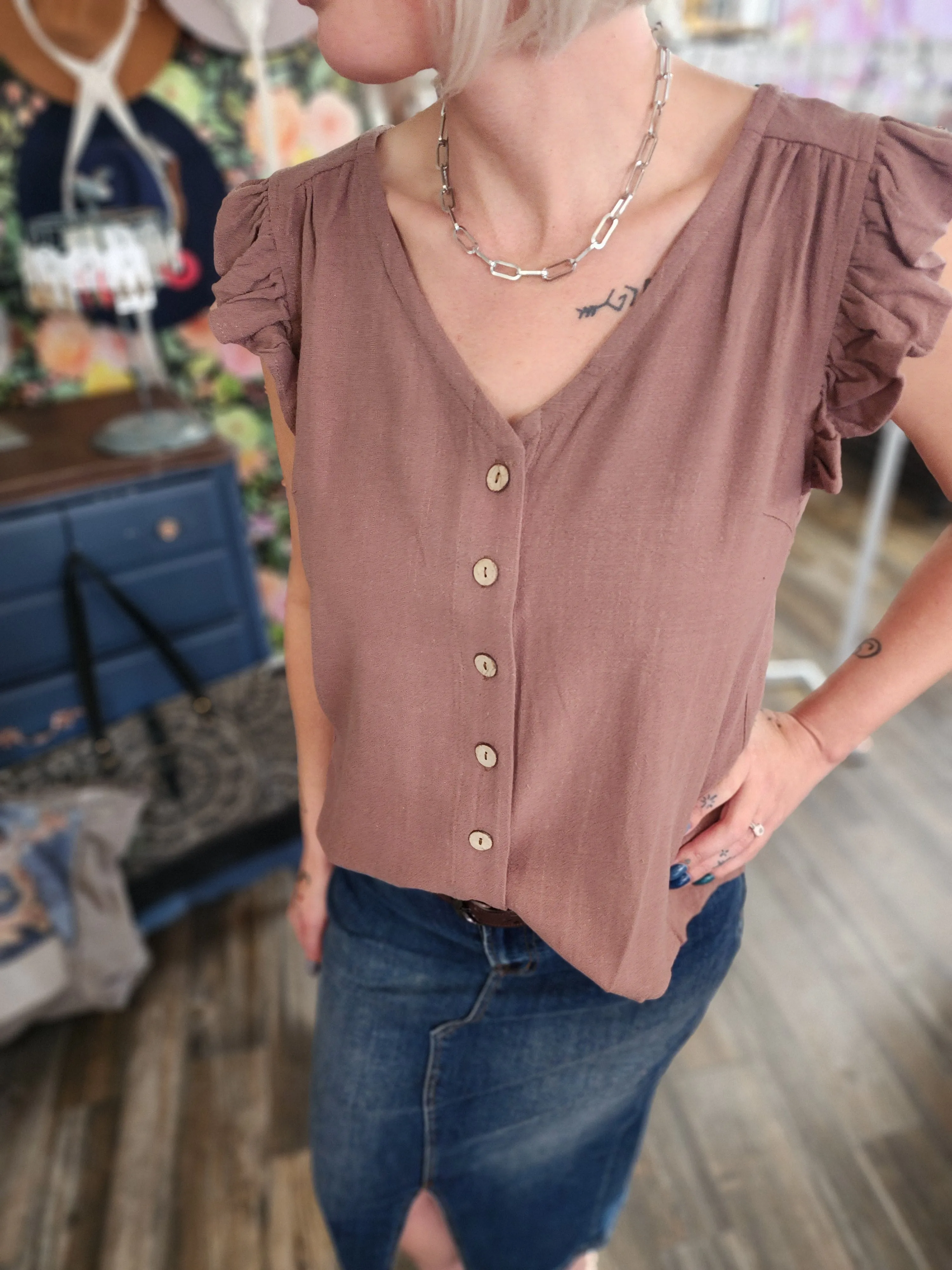 Linen button up v-neck sleeveless blouse in rosewood *
