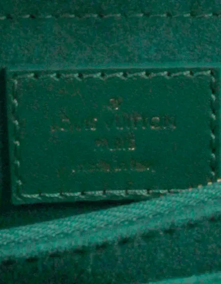Louis Vuitton NEW Emerald Green Leather LV New Wave Chain Bag