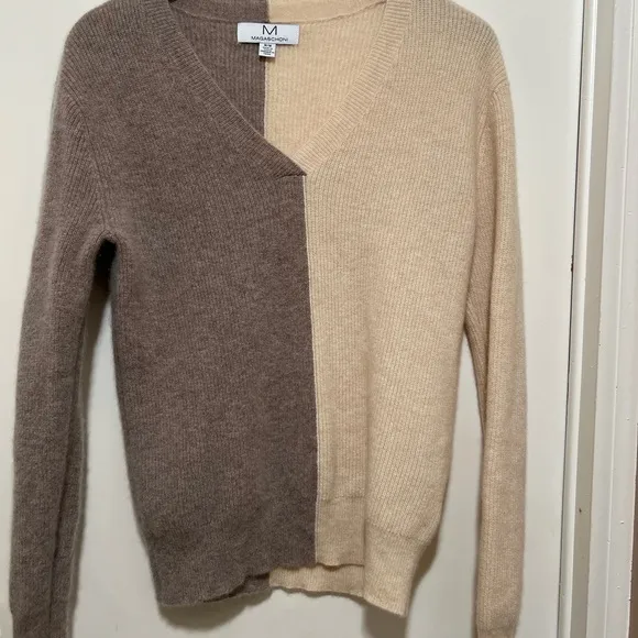 Magaschoni Women’s 100% Cashmere V Neck Colorblock Sweater Size M