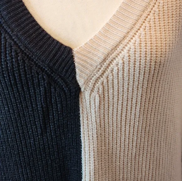 Miracle Colorclock V-neck Sweater with Leopard Sleeves