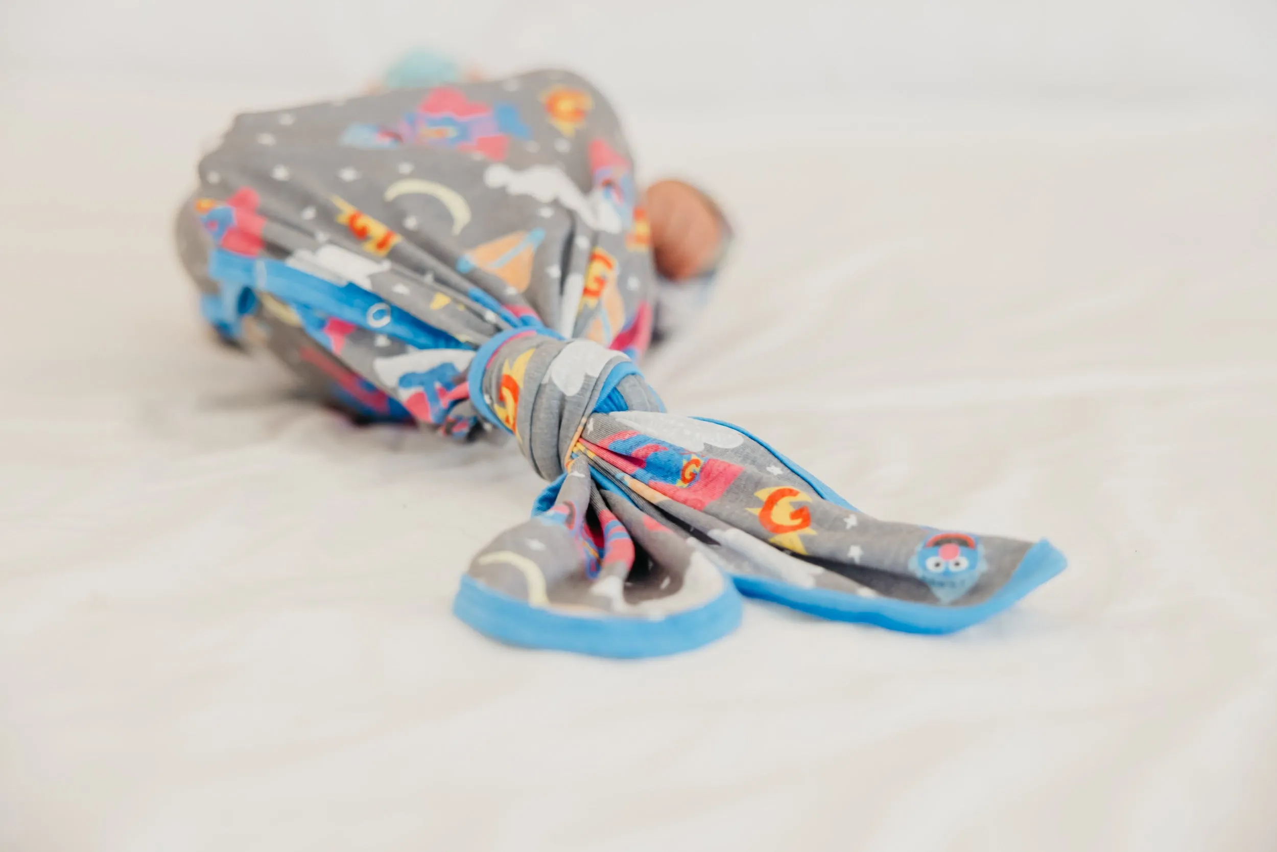 Newborn Knotted Gown - Super Grover
