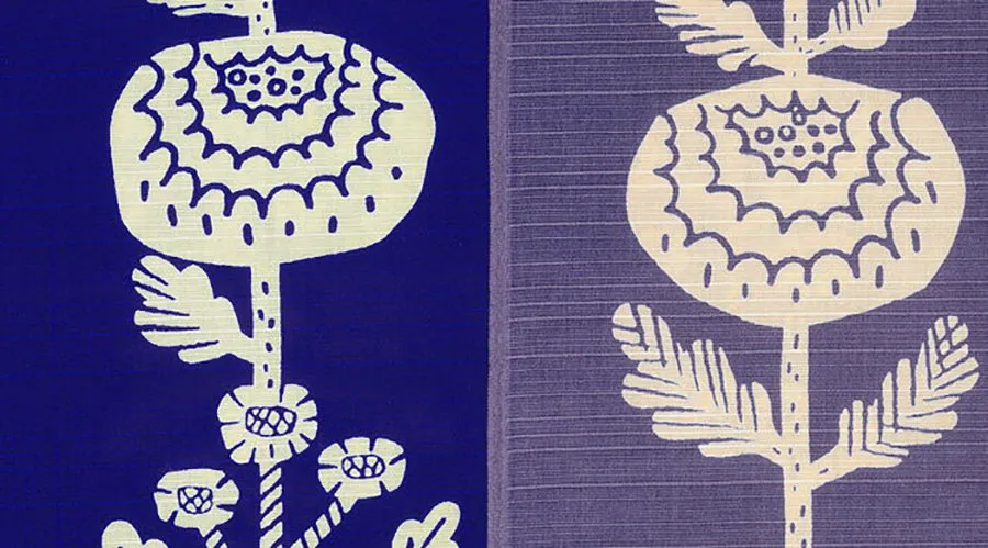 Omotenashi -  Double-Sided Dyeing Kiku (Chrysanthemum) Navy 菊／群青色（ぐんじょういろ）- 105 x 105 cm   Furoshiki (Japanese Wrapping Cloth)