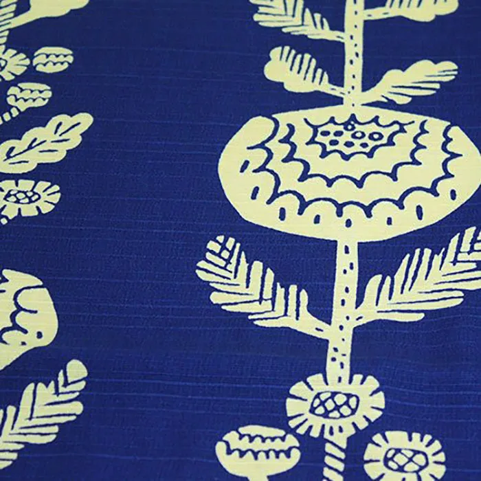 Omotenashi -  Double-Sided Dyeing Kiku (Chrysanthemum) Navy 菊／群青色（ぐんじょういろ）- 105 x 105 cm   Furoshiki (Japanese Wrapping Cloth)