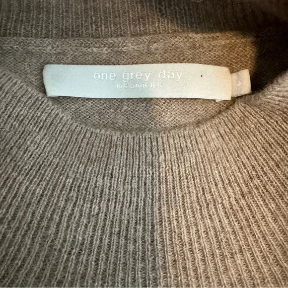 One Grey Day Women's 100% Yak Colorblock Mock Neck Pullover Sweater Size Small
