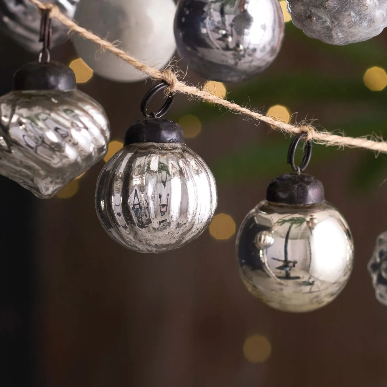 PONTRECINA ORNAMENT GARLAND