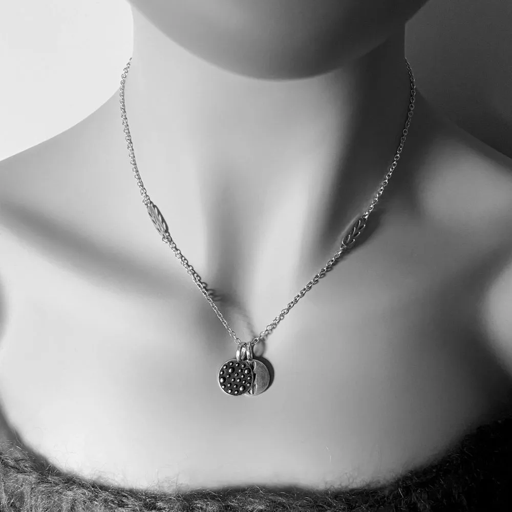 Porterness Stockinette Stitches Necklace