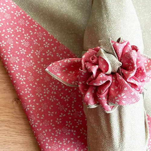 Reversible -Double-Sided Dyeing Furoshiki - 鮫ワカバ/ピンク - 70 x 70 cm
