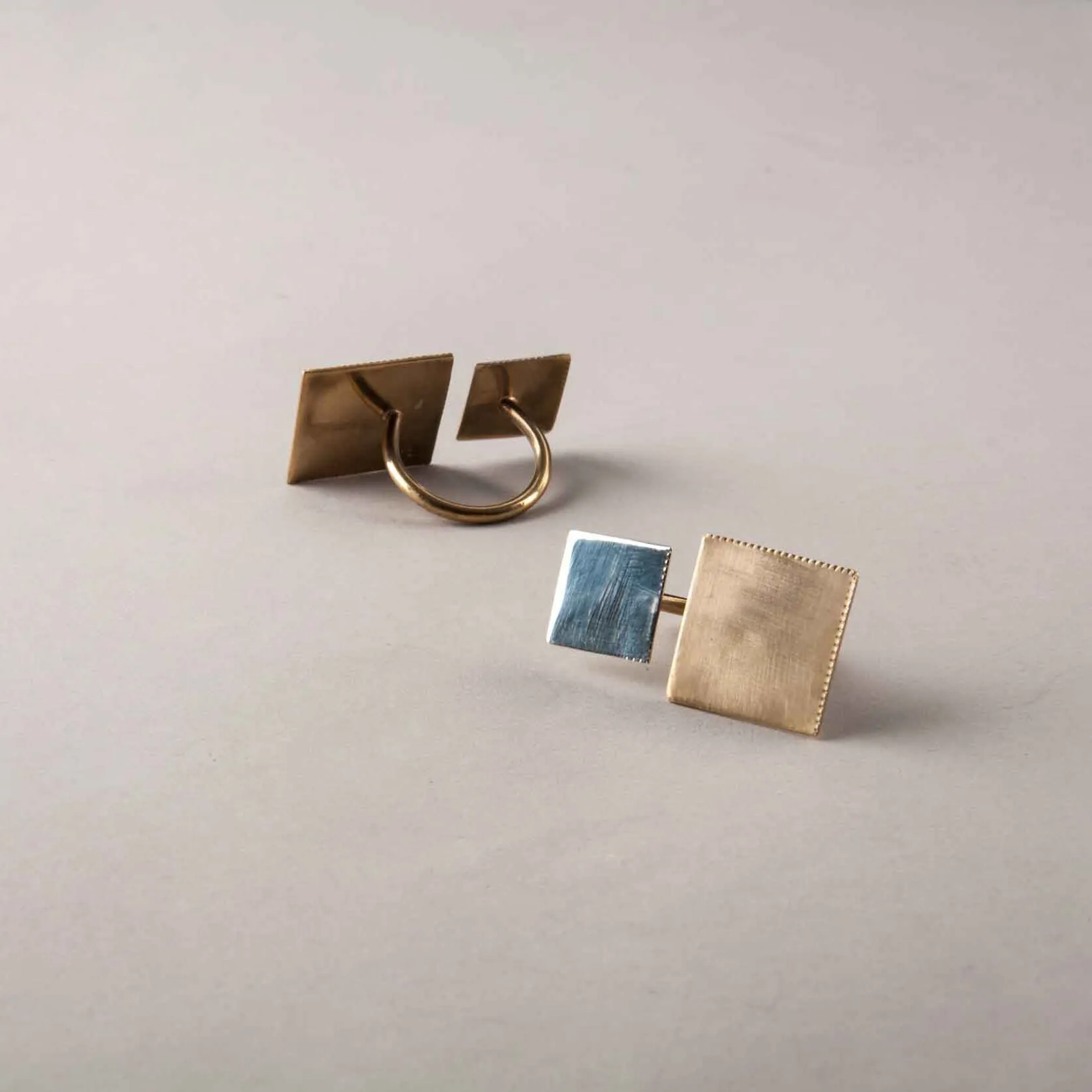 SQUARE TWO FINGER RING