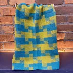 Terri Larkin: Checkered Woven Dish Towel